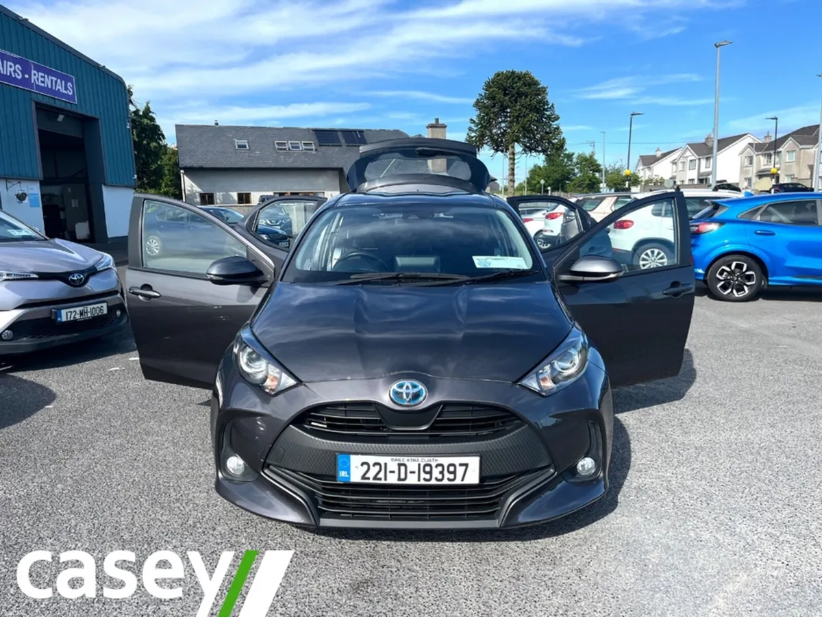 Toyota Yaris HYBRID LUNA AUTO 4DR - Image 5