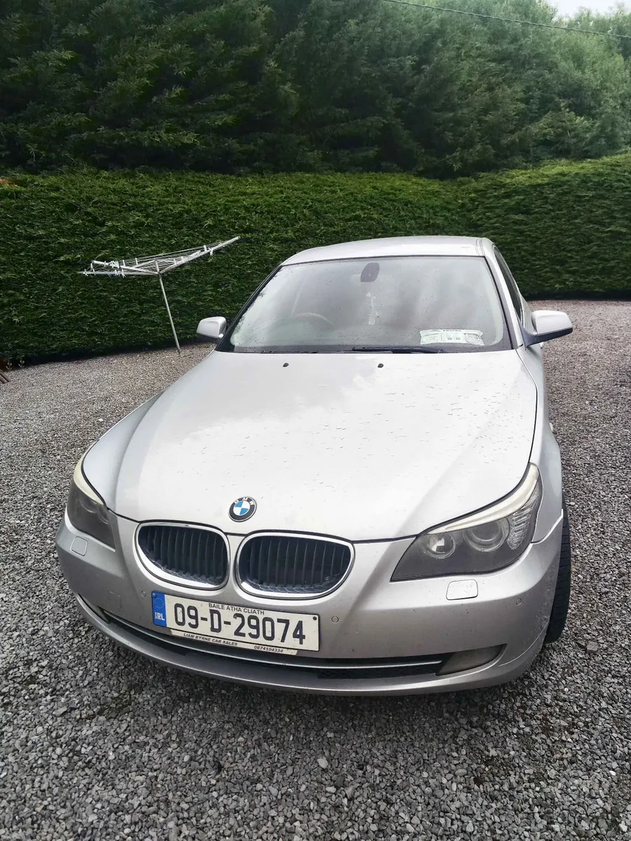 BMW 5-Series 2009 - Image 1