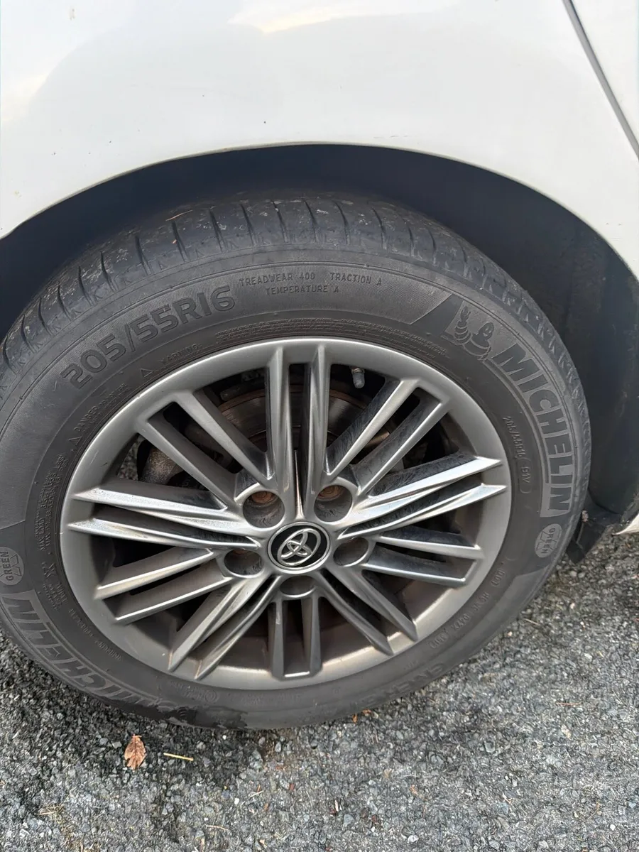 Toyota Auris Car / Van - Image 2