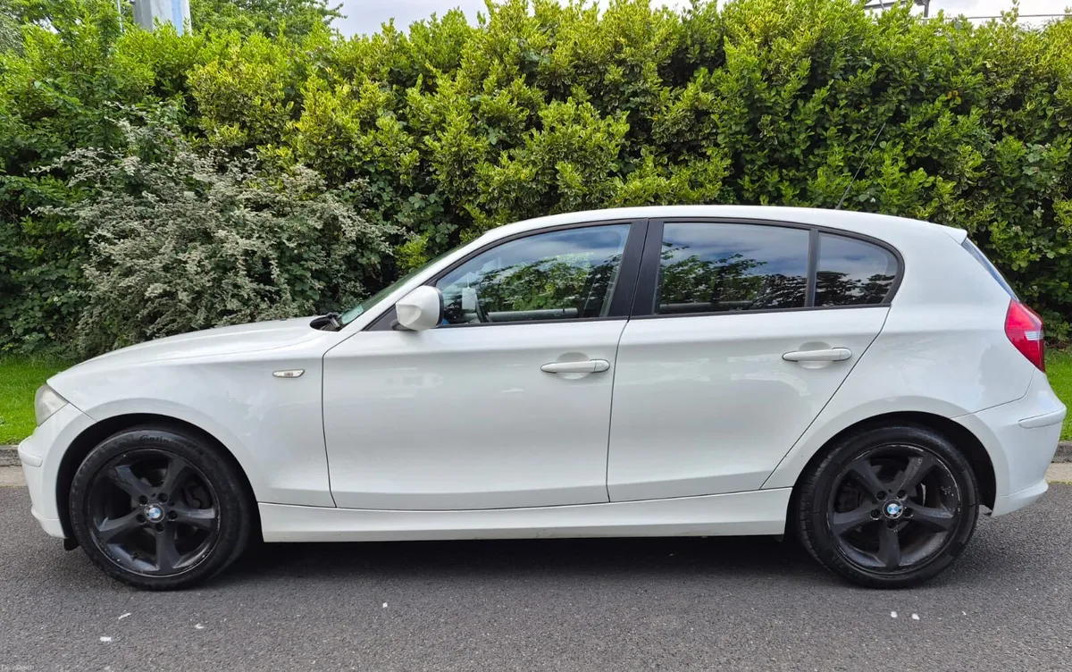 BMW 1-Series 2011 - Image 4