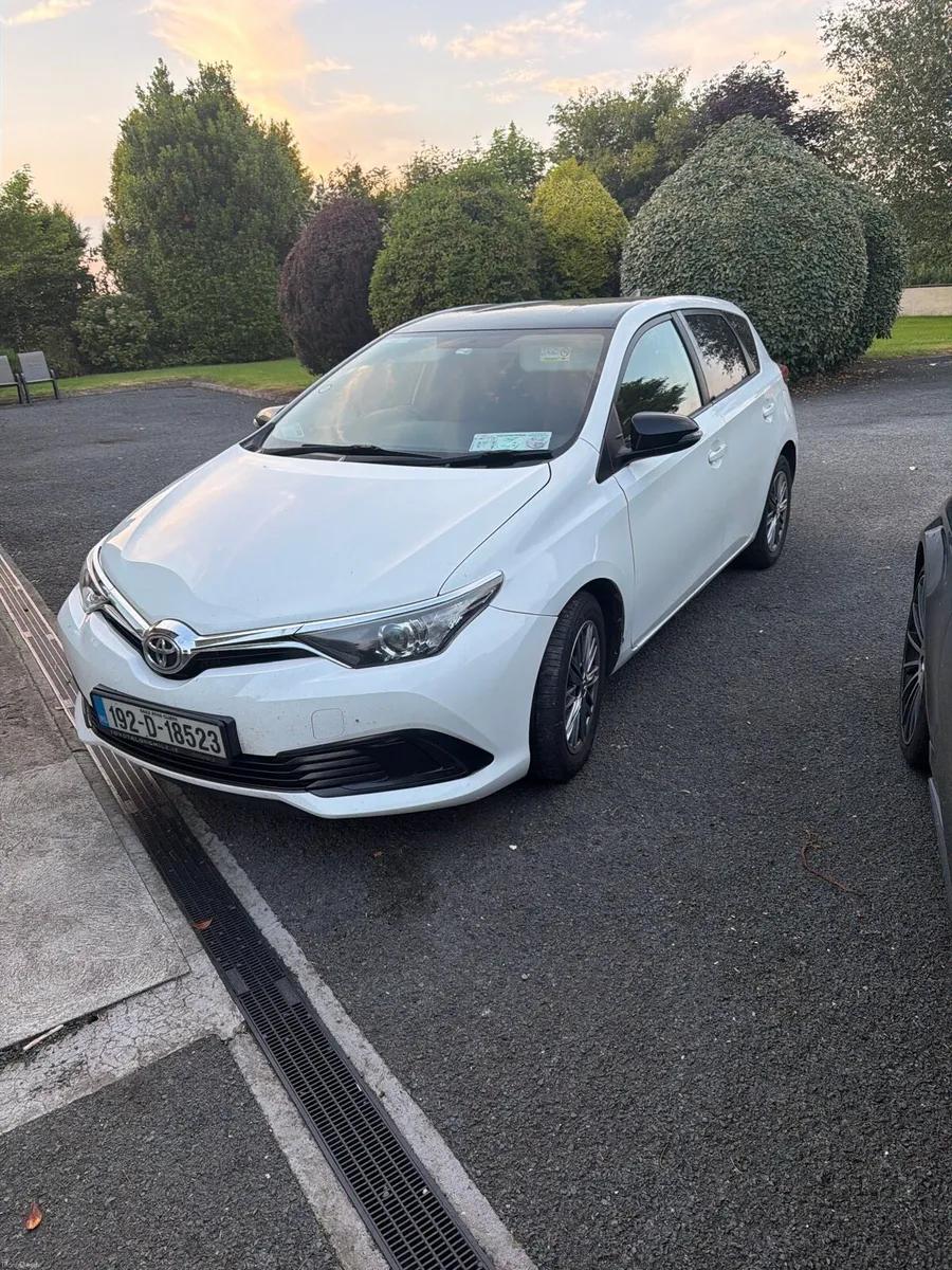 Toyota Auris Car / Van - Image 4
