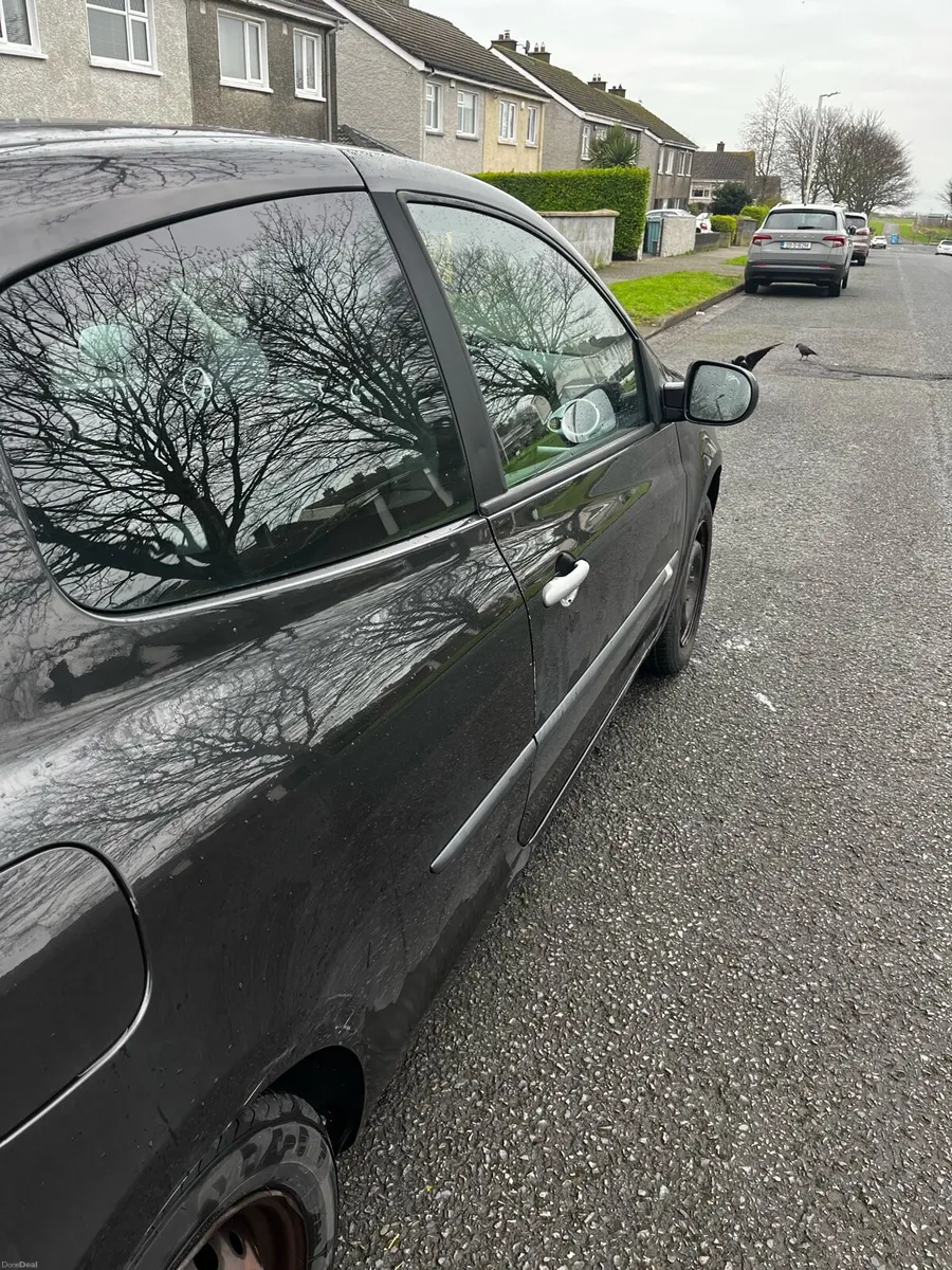 Renault clio 2010 - Image 4