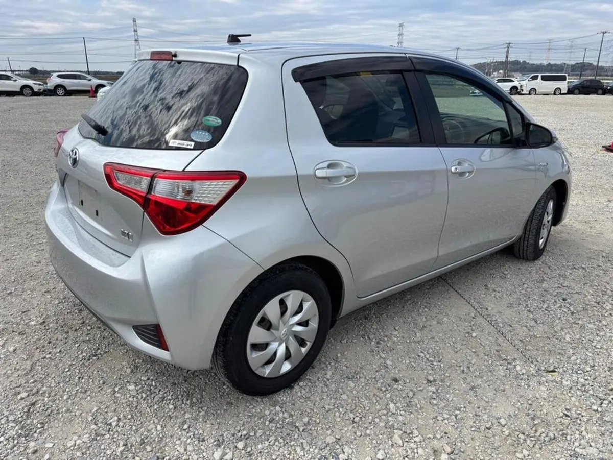 Toyota Yaris 182 F 1.5 Hybrid - Image 3