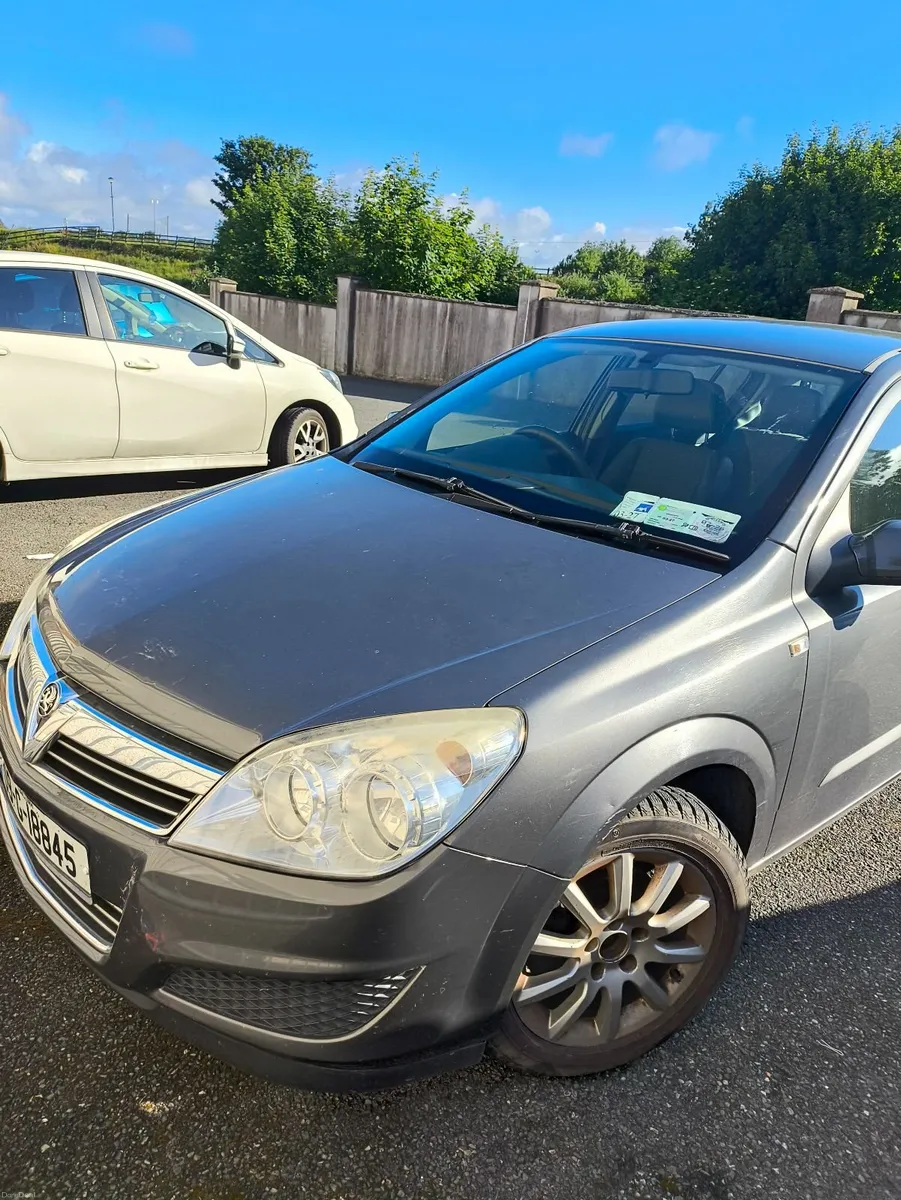 Vauxhall Astra 2009 - Image 1