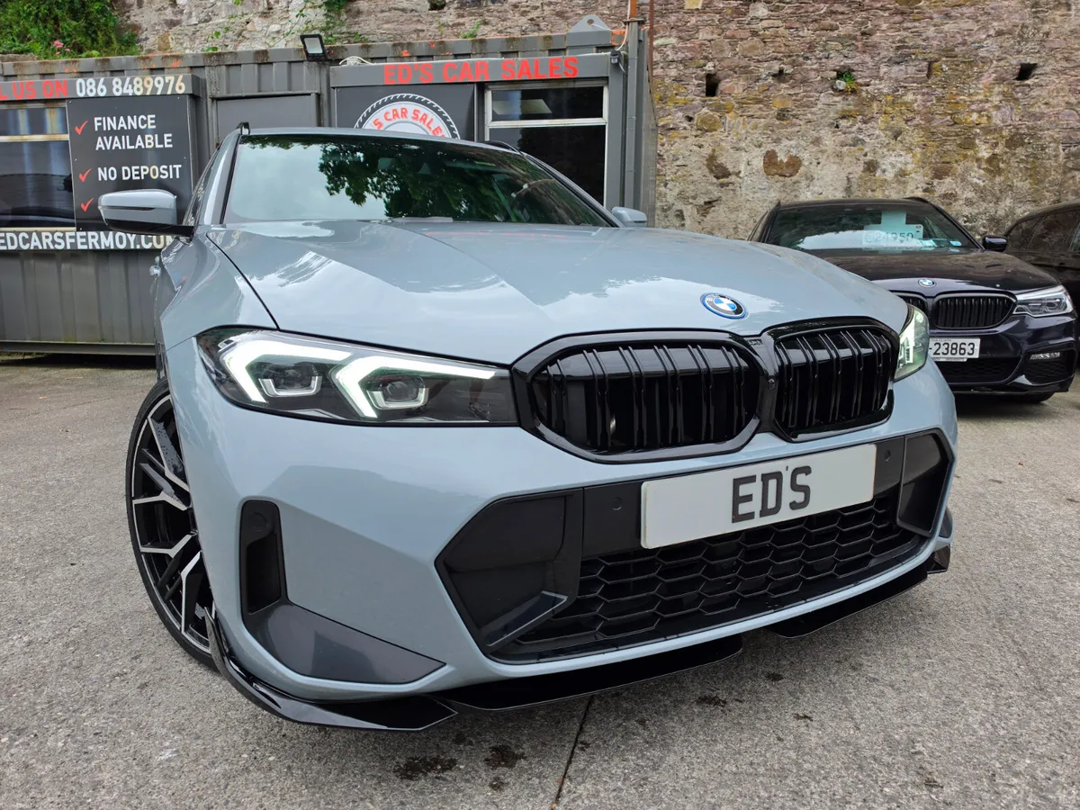 BMW 330e M-Sport Touring Face Lift 2023 - Image 2