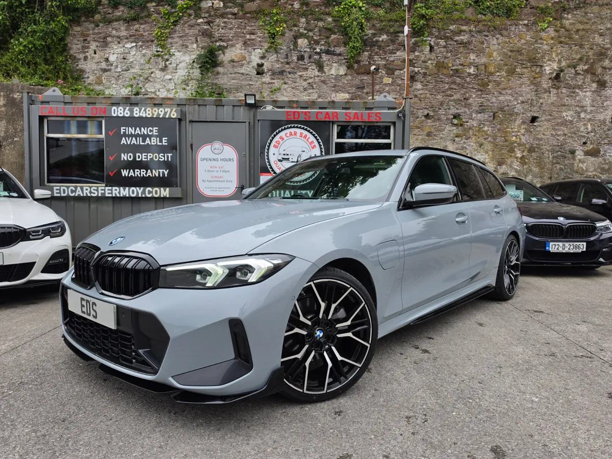 BMW 330e M-Sport Touring Face Lift 2023 - Image 4