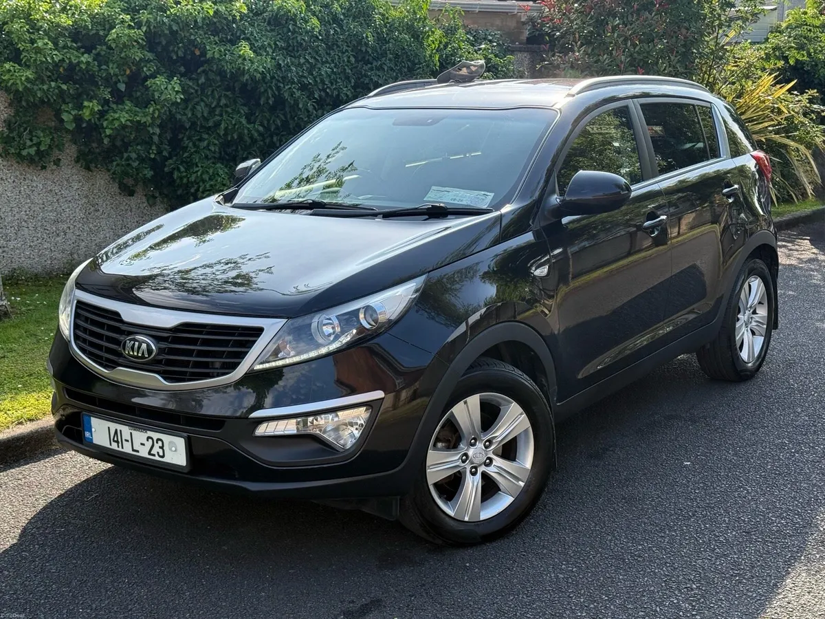 141 Kia Sportage LXE NEW NCT 05/27 - Image 1