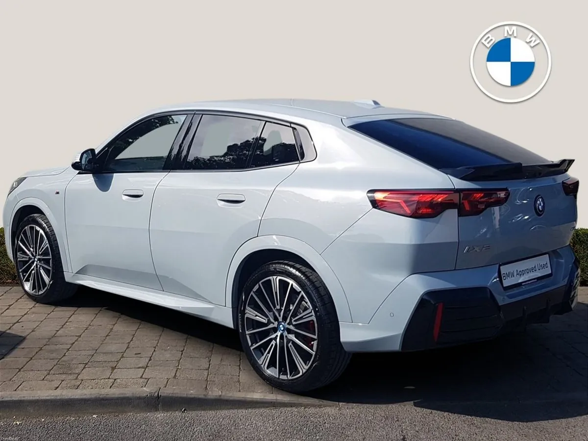 BMW iX2 eDrive20 Shadow Edition - Image 2