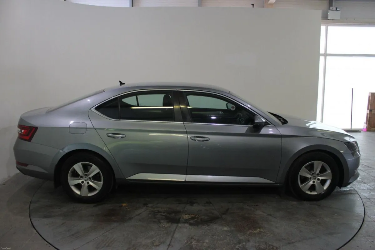 Skoda Superb 1.6 TDI 120bhp Ambition - TENDER 7 - - Image 3