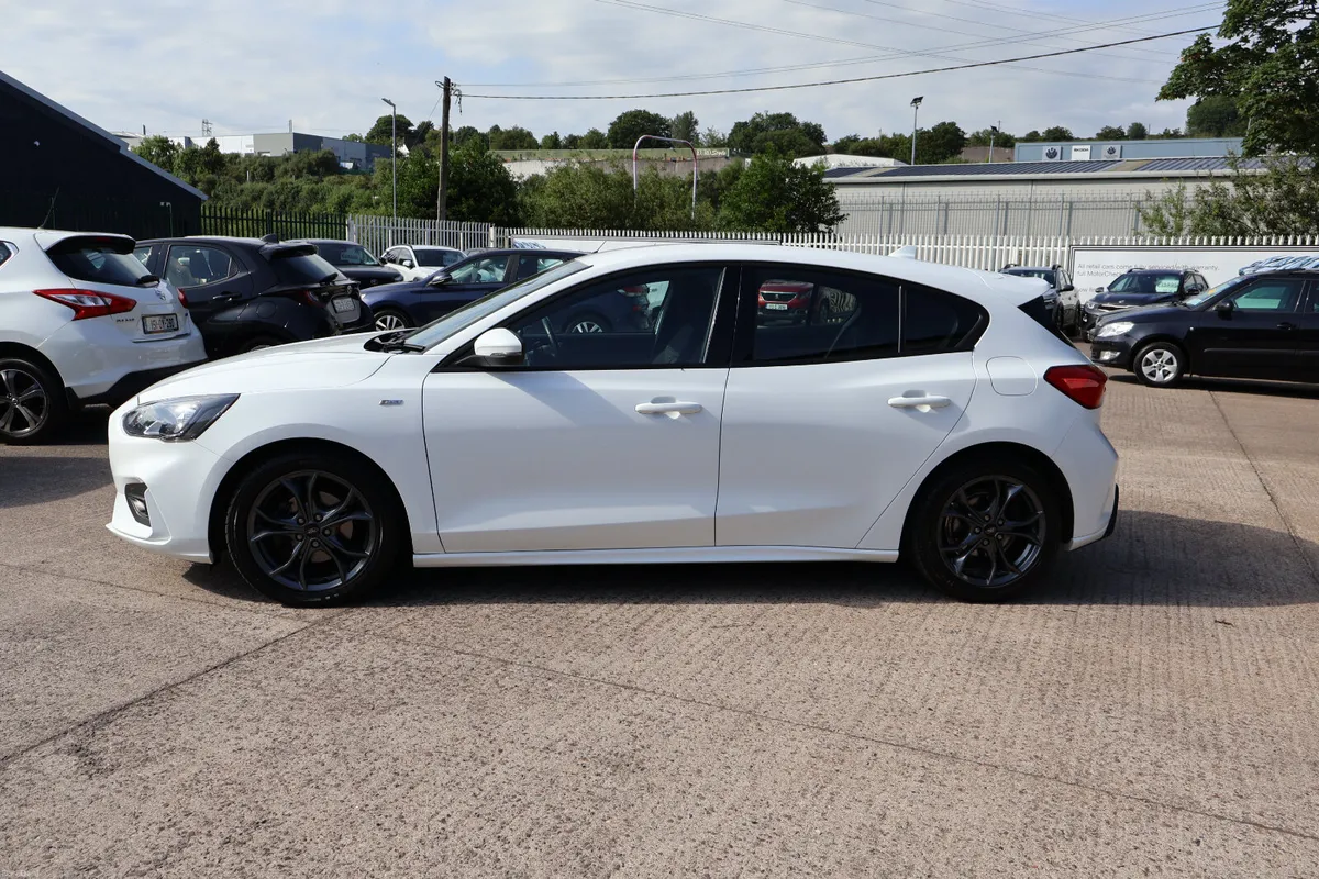 Ford Focus 2020 - Image 6
