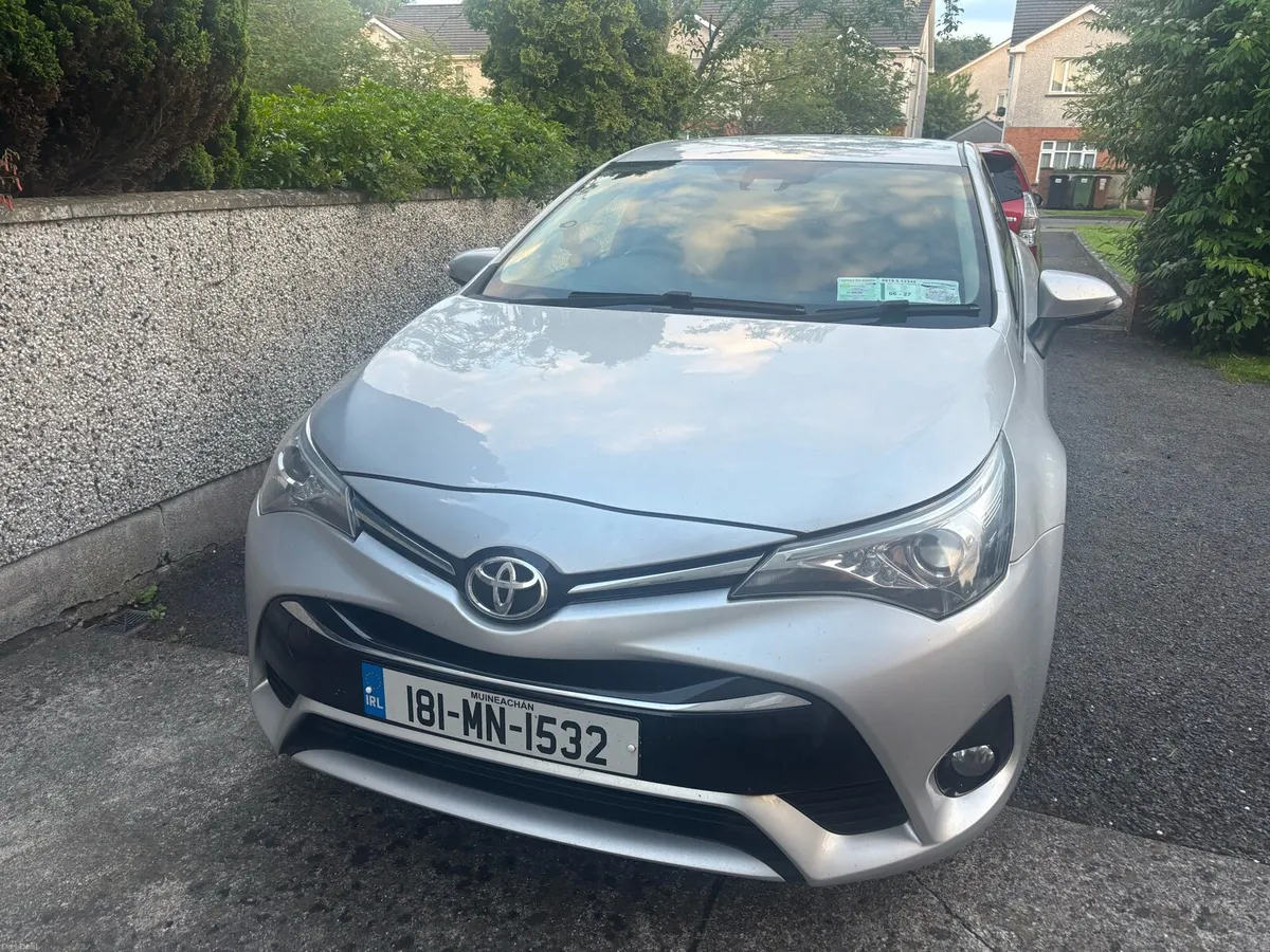 Toyota Avensis Silver 2018 - Image 2
