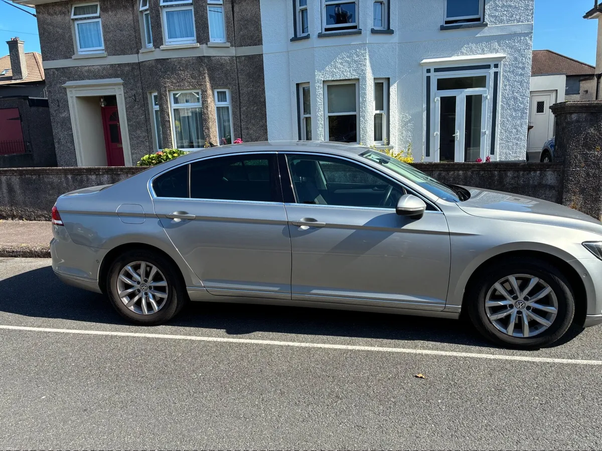 Volkswagen Passat 2017 - Image 5