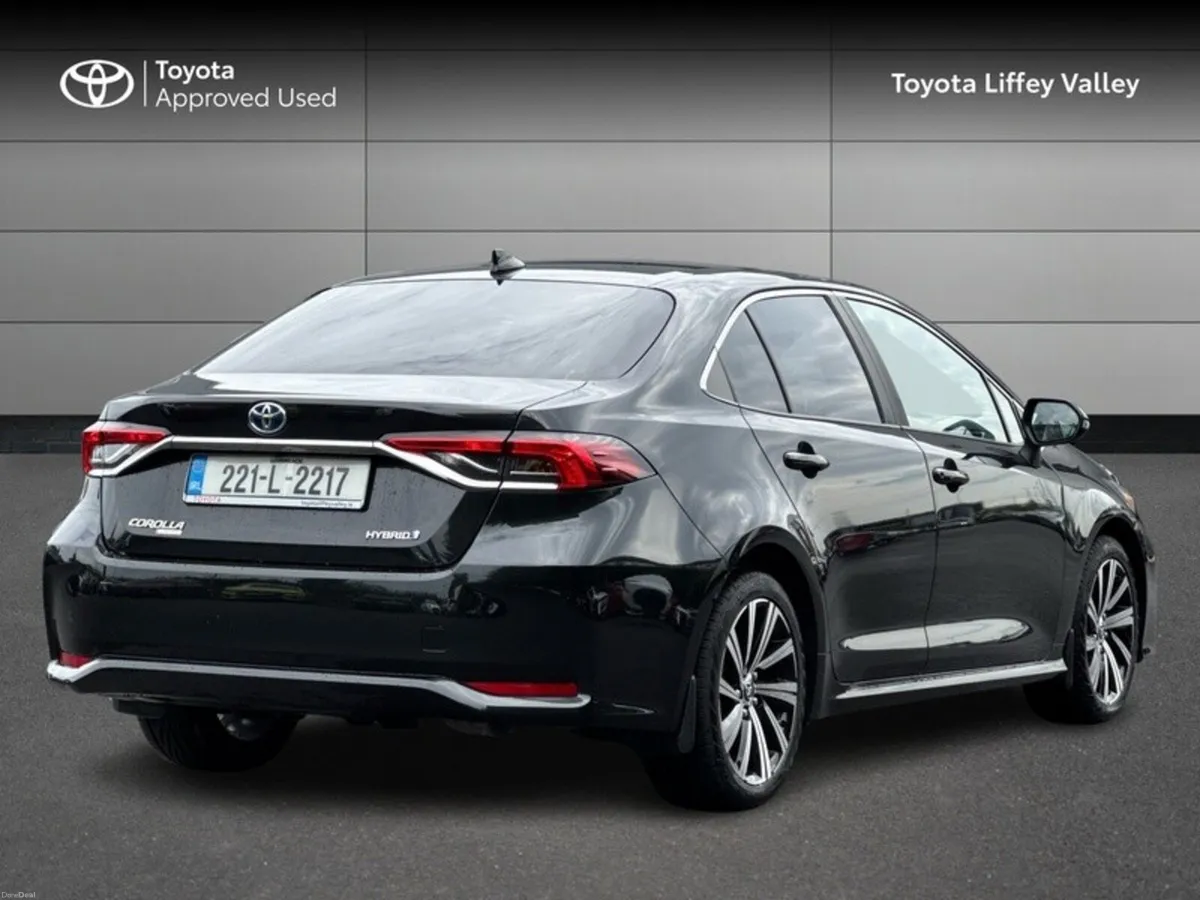 Toyota Corolla COROLLA LUNA SPORT SALOON - Image 2