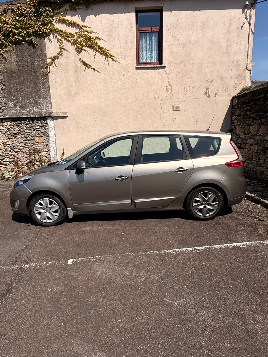 Renault Grand Scenic - Image 2