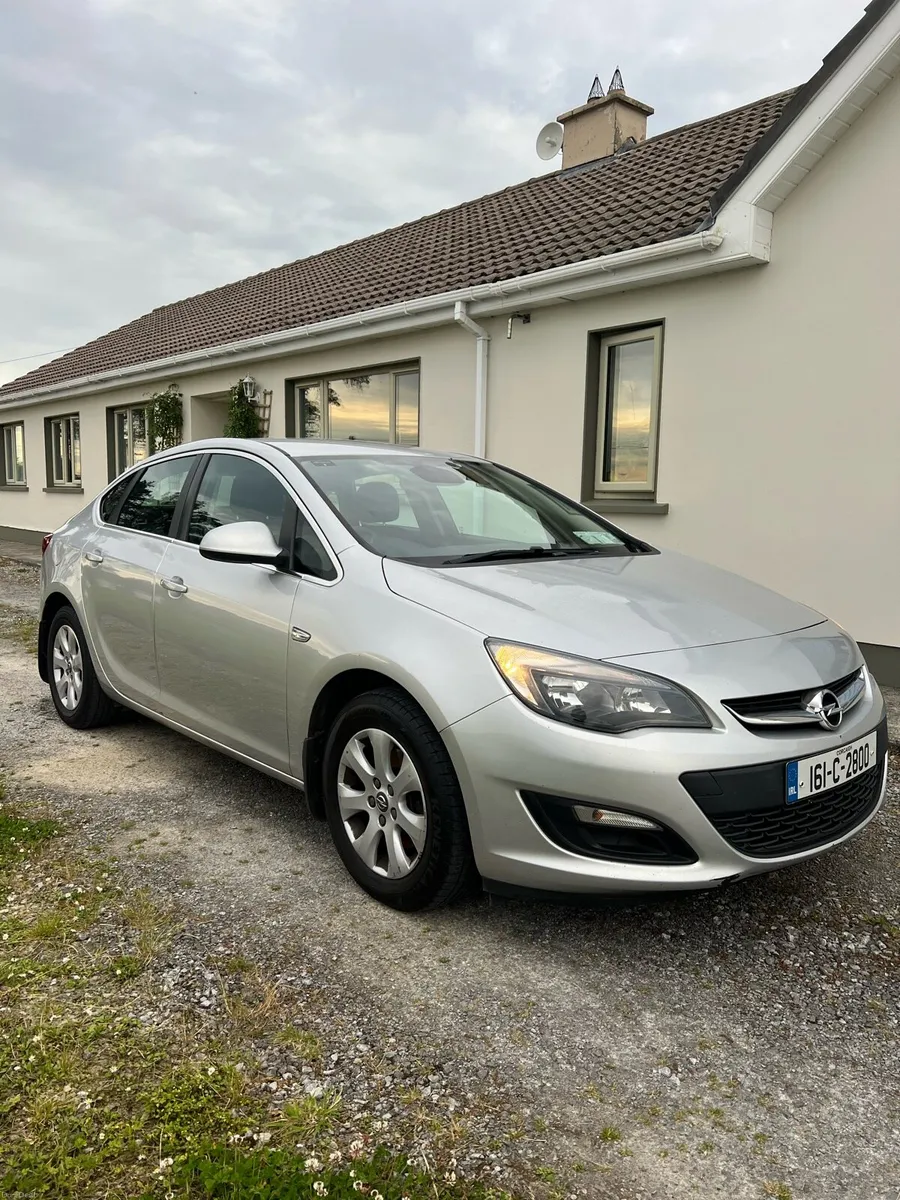 Opel Astra 2016 manual 1 owner 1.6 CDTi 136 PS - Image 2