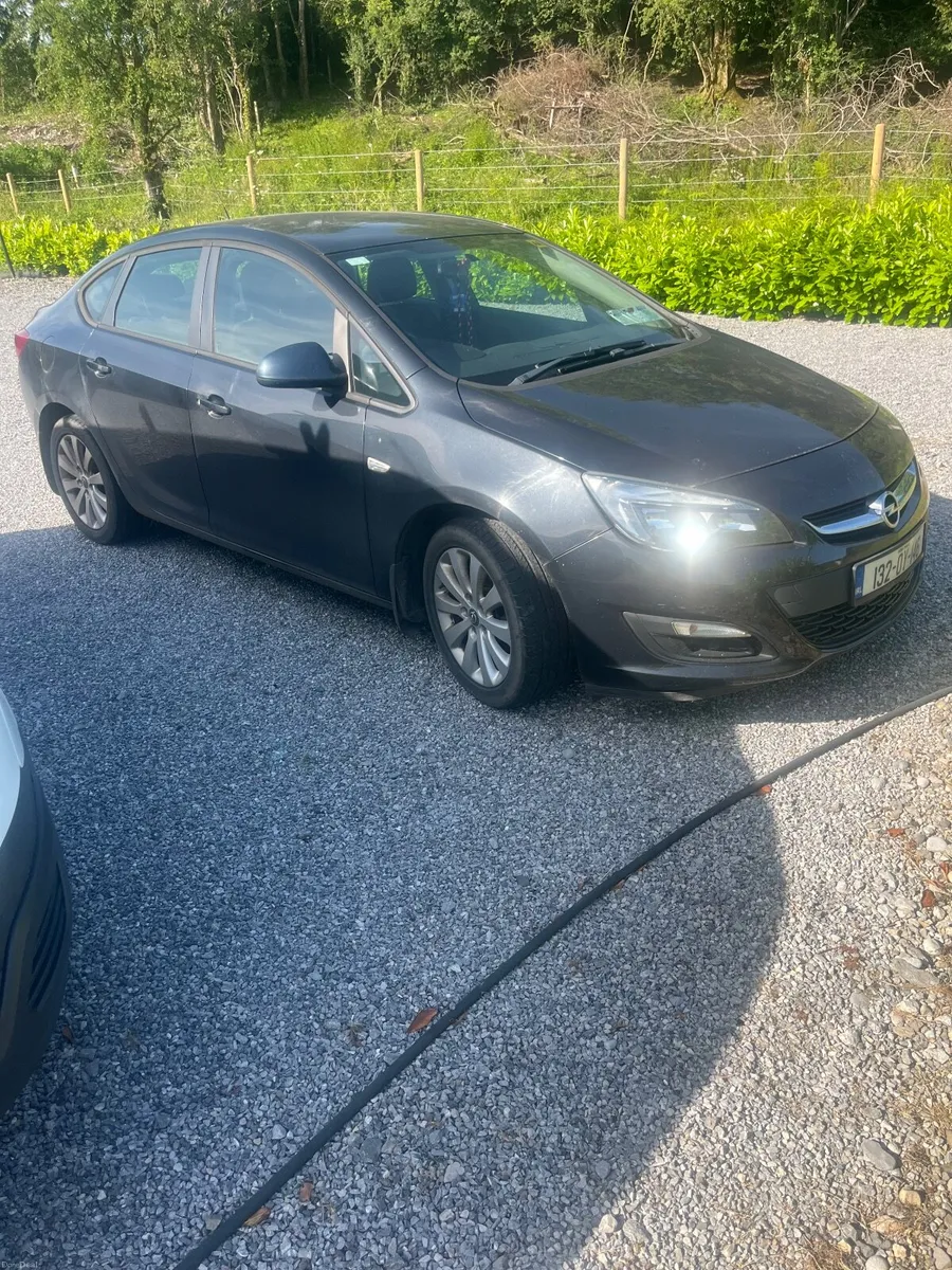 Opel Astra 2013 - Image 4