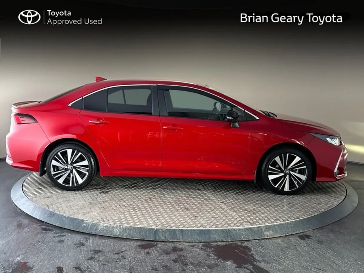 Toyota Corolla Saloon Lunasport Leather - Image 3