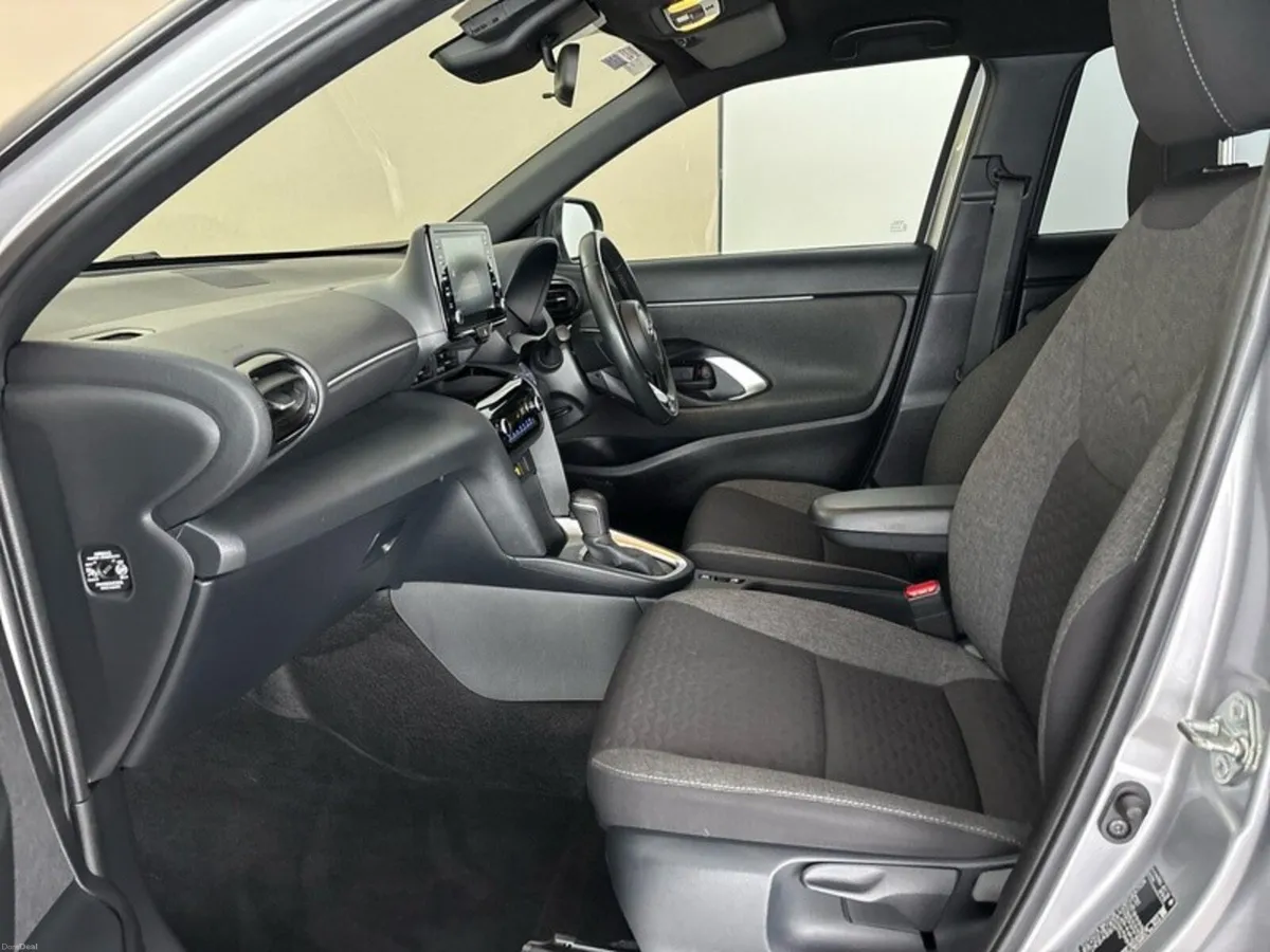 Toyota Yaris Cross HYBRID LUNA SPORT - Image 6