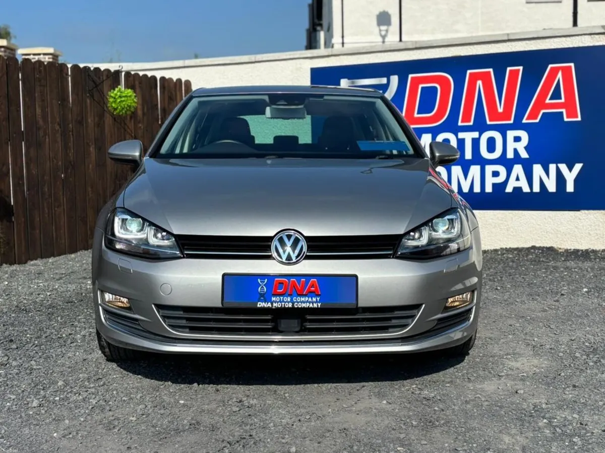 Volkswagen Golf HIGHLINE - LOW KM - Image 2