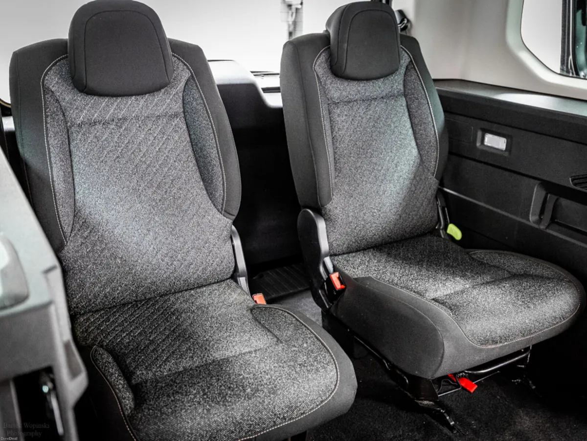 Peugeot Rifter E-Allure 50kWh 136HP L2 - 7 Seats - Image 6