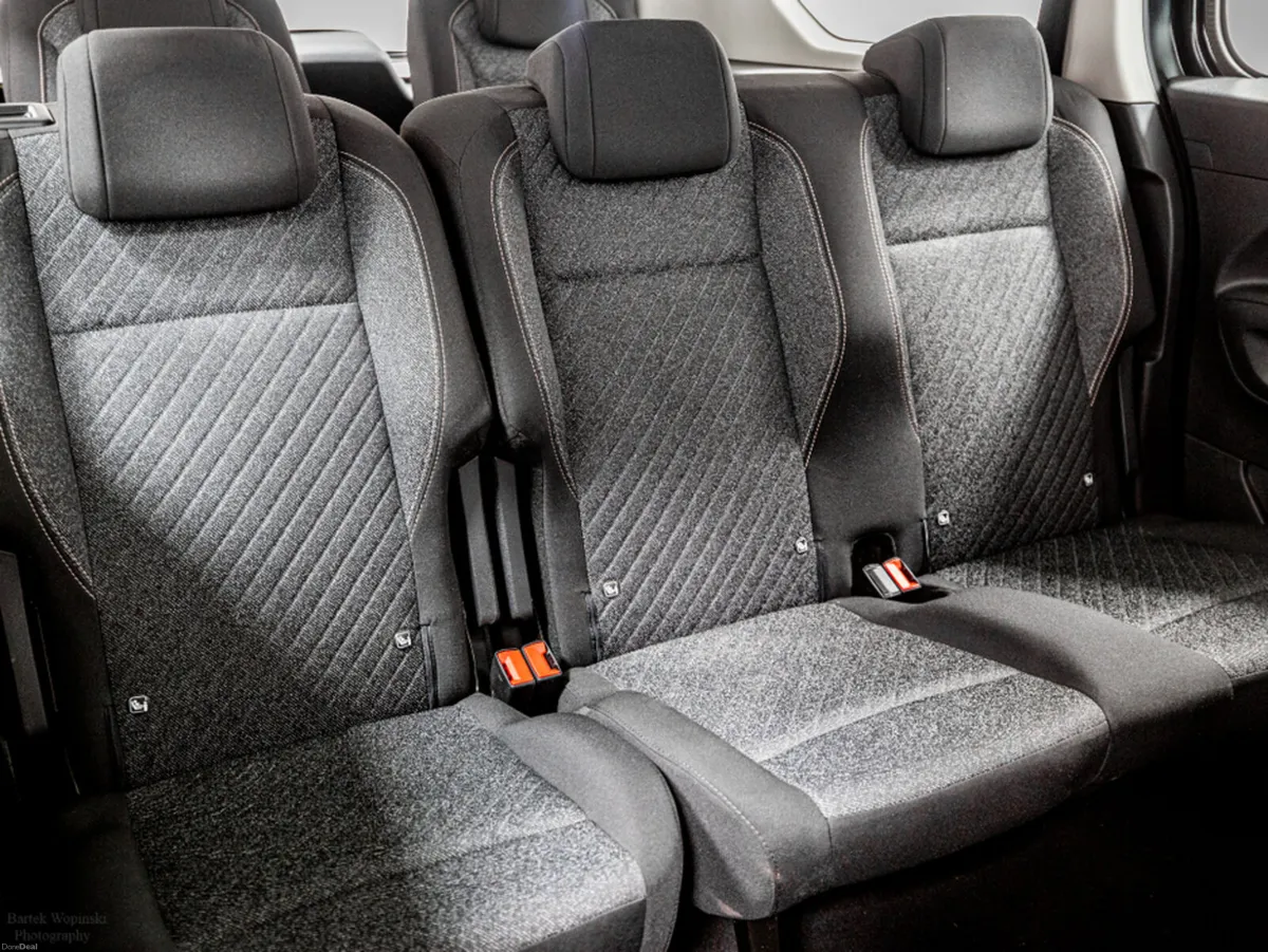 Peugeot Rifter E-Allure 50kWh 136HP L2 - 7 Seats - Image 4