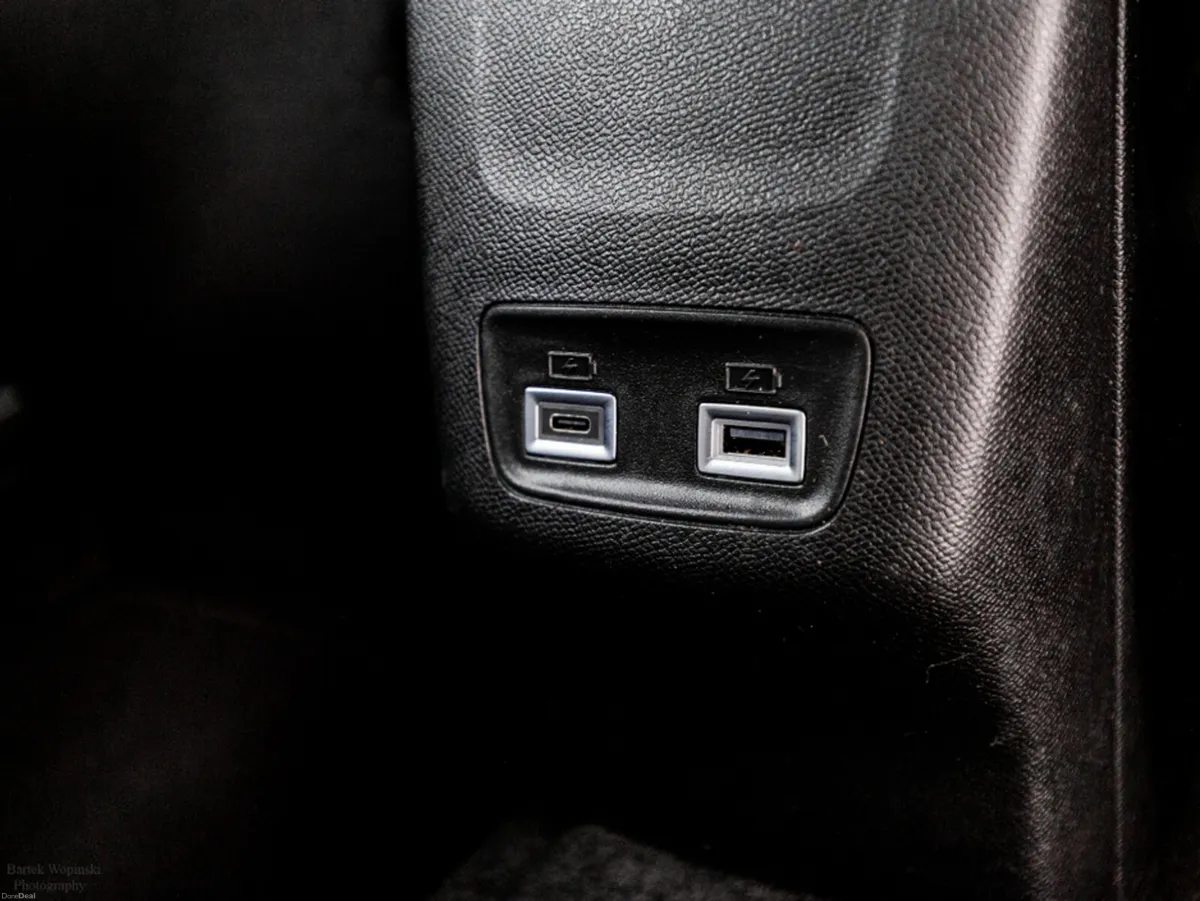 Peugeot 2008 E-Allure 54kWh 155HP - Image 5