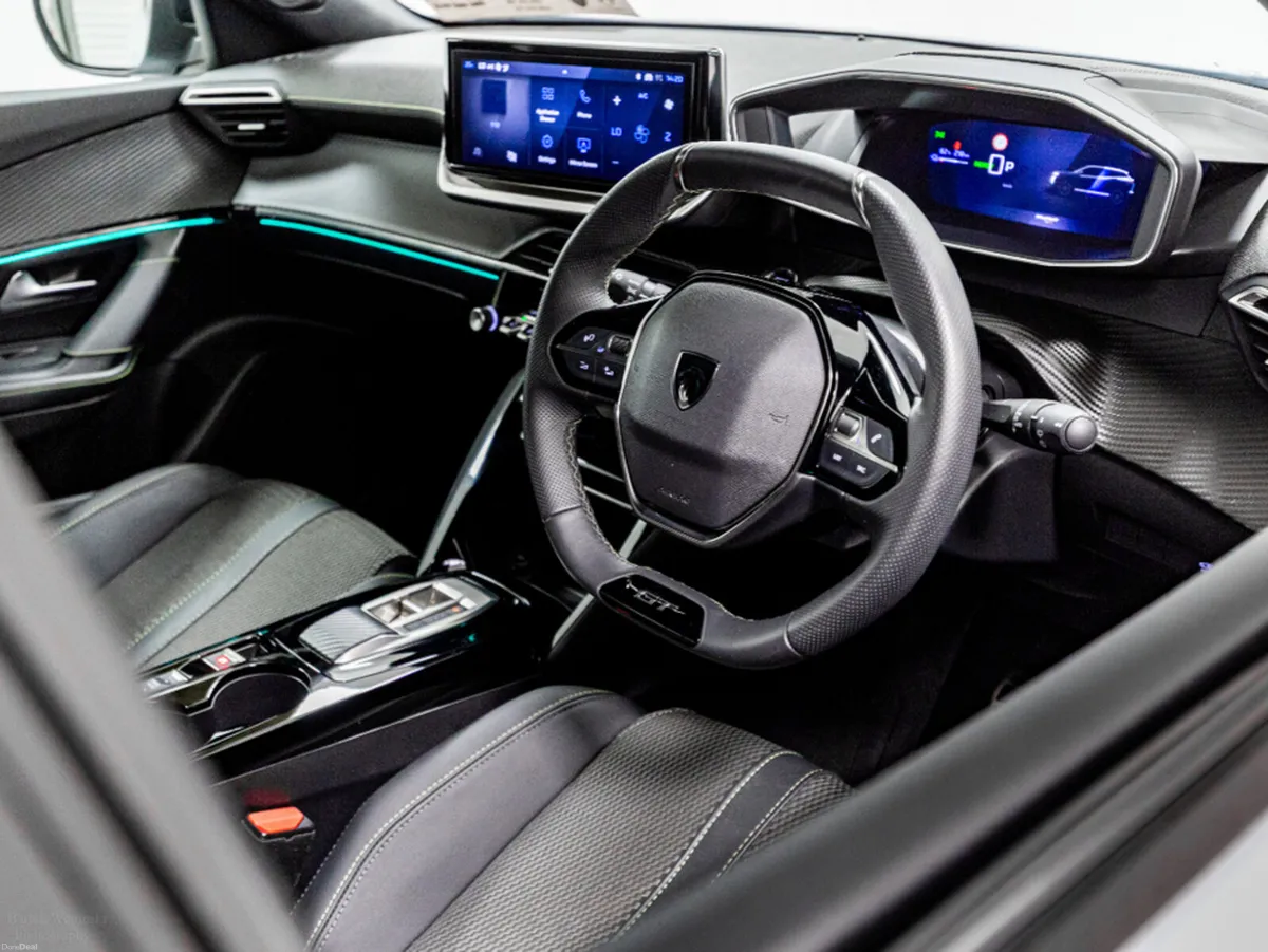 Peugeot 2008 E-GT 54kWh 155HP - Image 2