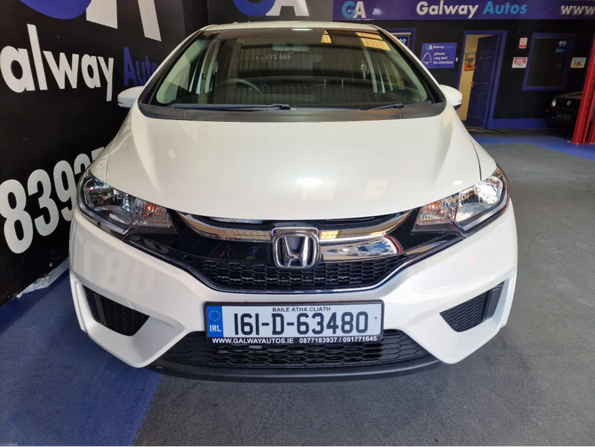 Honda Fit HYBRID, AUTO **65K MILES FROM NEW, REVER - Image 3