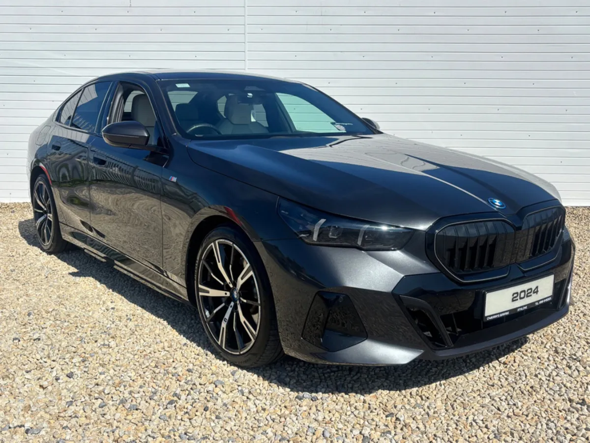 BMW 5-Series 530E - MSPORT - AUTO - Image 4