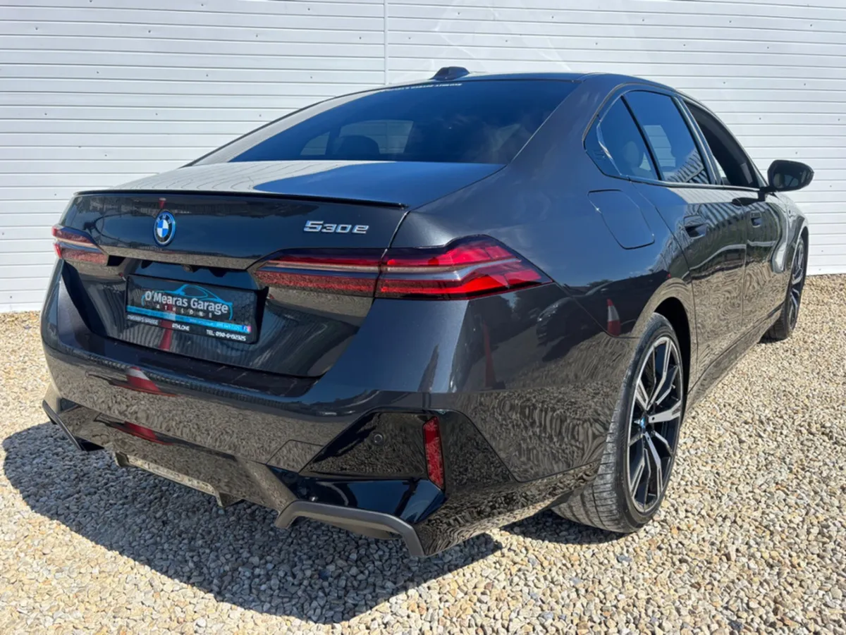 BMW 5-Series 530E - MSPORT - AUTO - Image 6