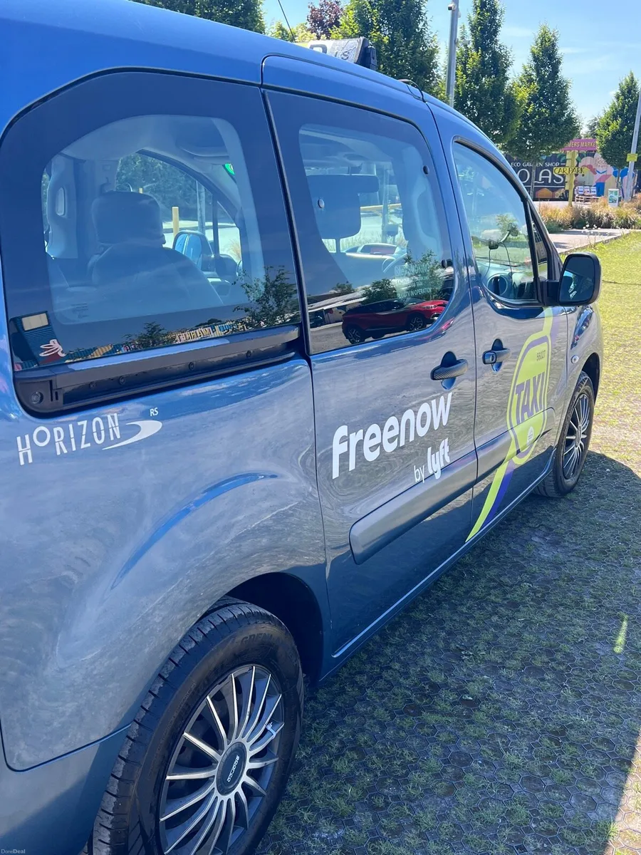 Wheelchair taxi for sale - Image 3