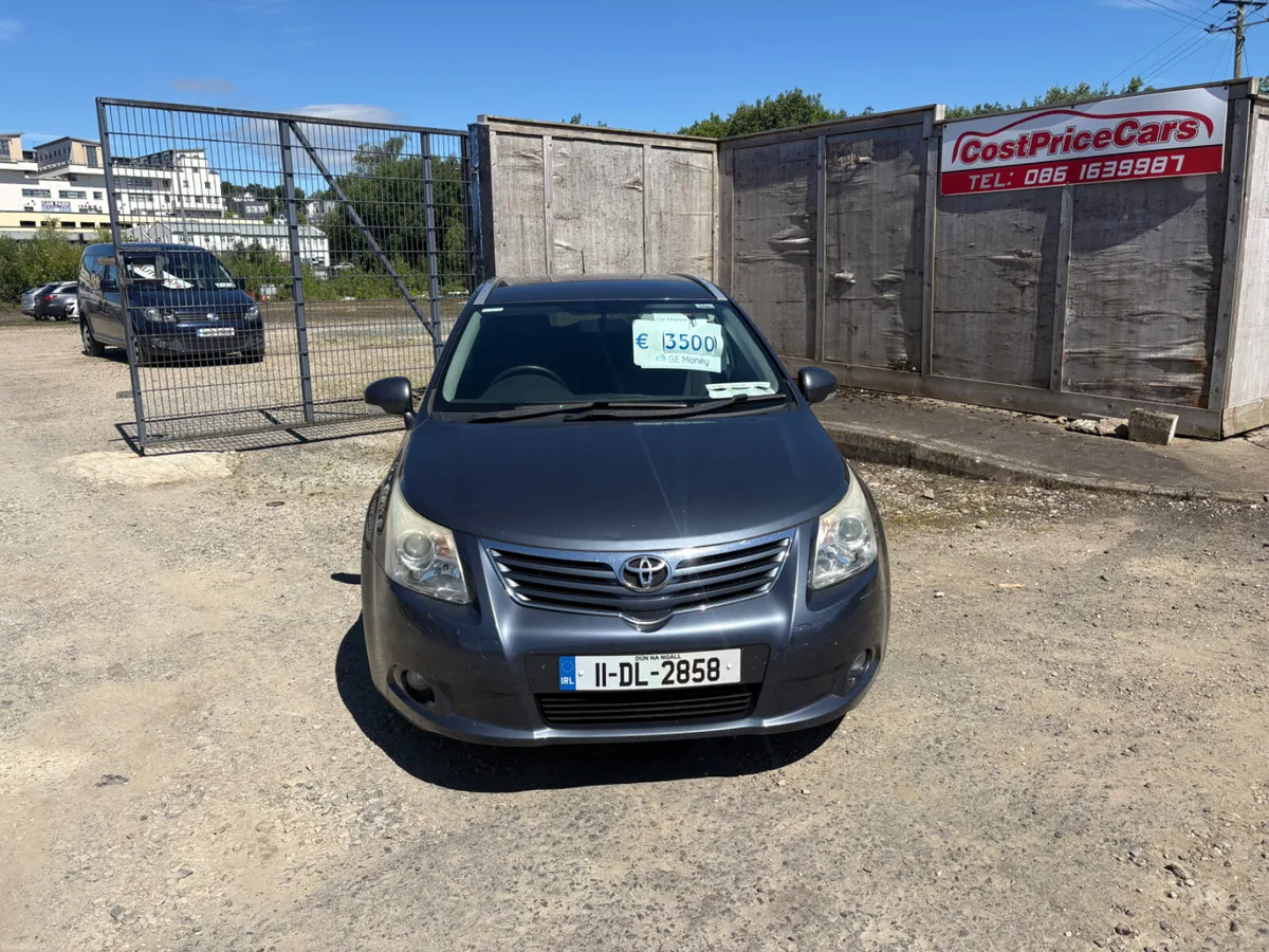 Toyota Avensis 2011 - Image 2