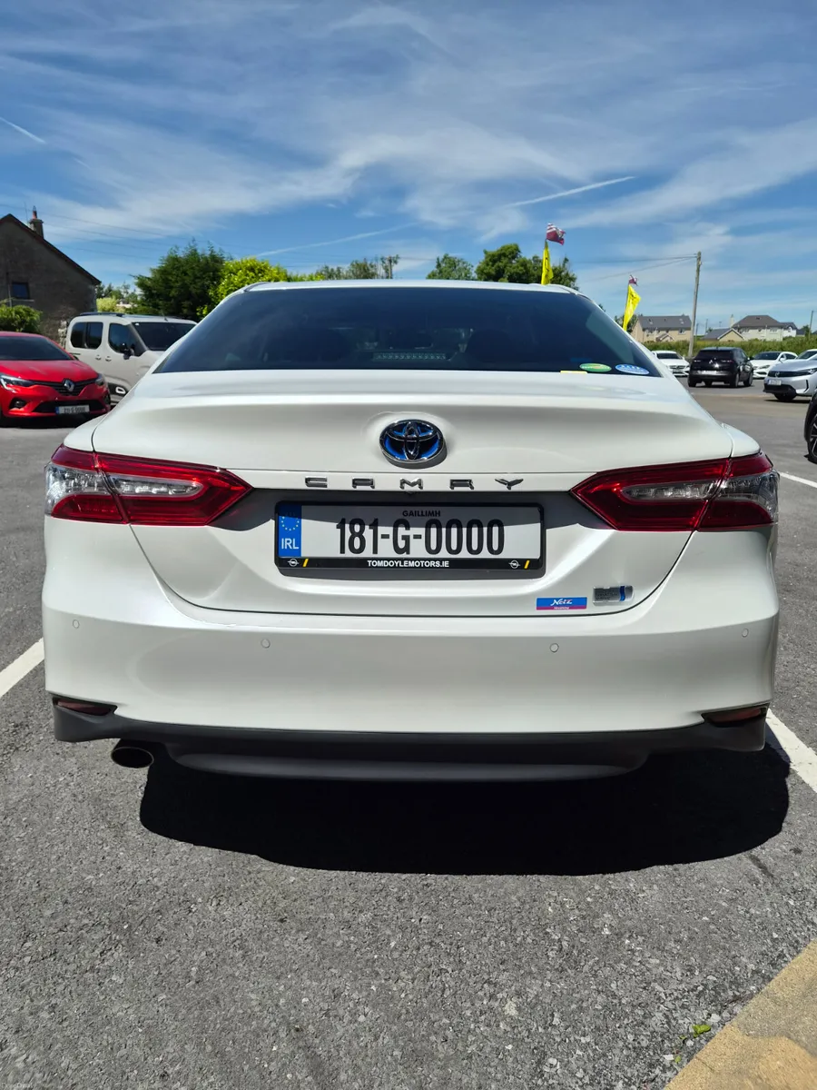 Toyota Camry 2018 2.5L Petrol Hybrid Auto - Image 4