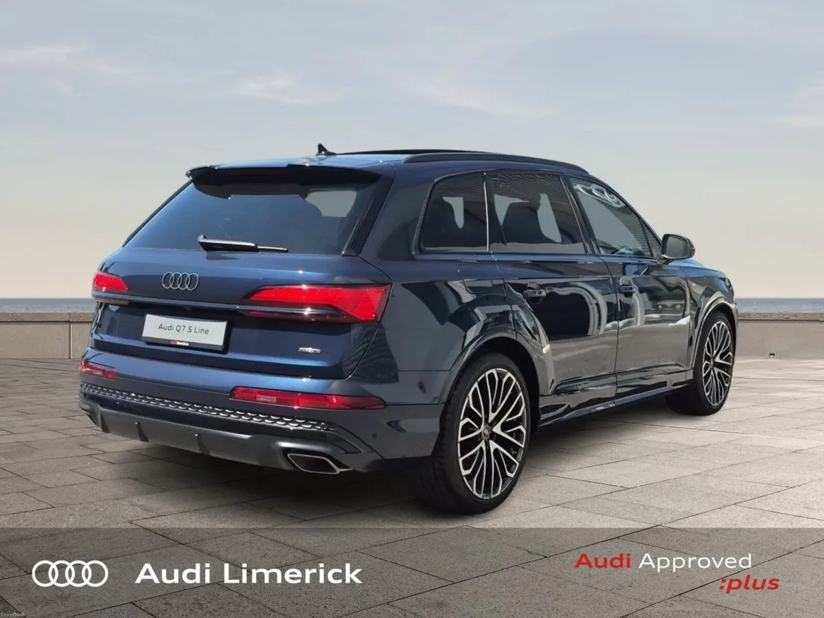 Audi Q7 Q7 55 TFSIE Q S LINE from €364 per week - Image 5