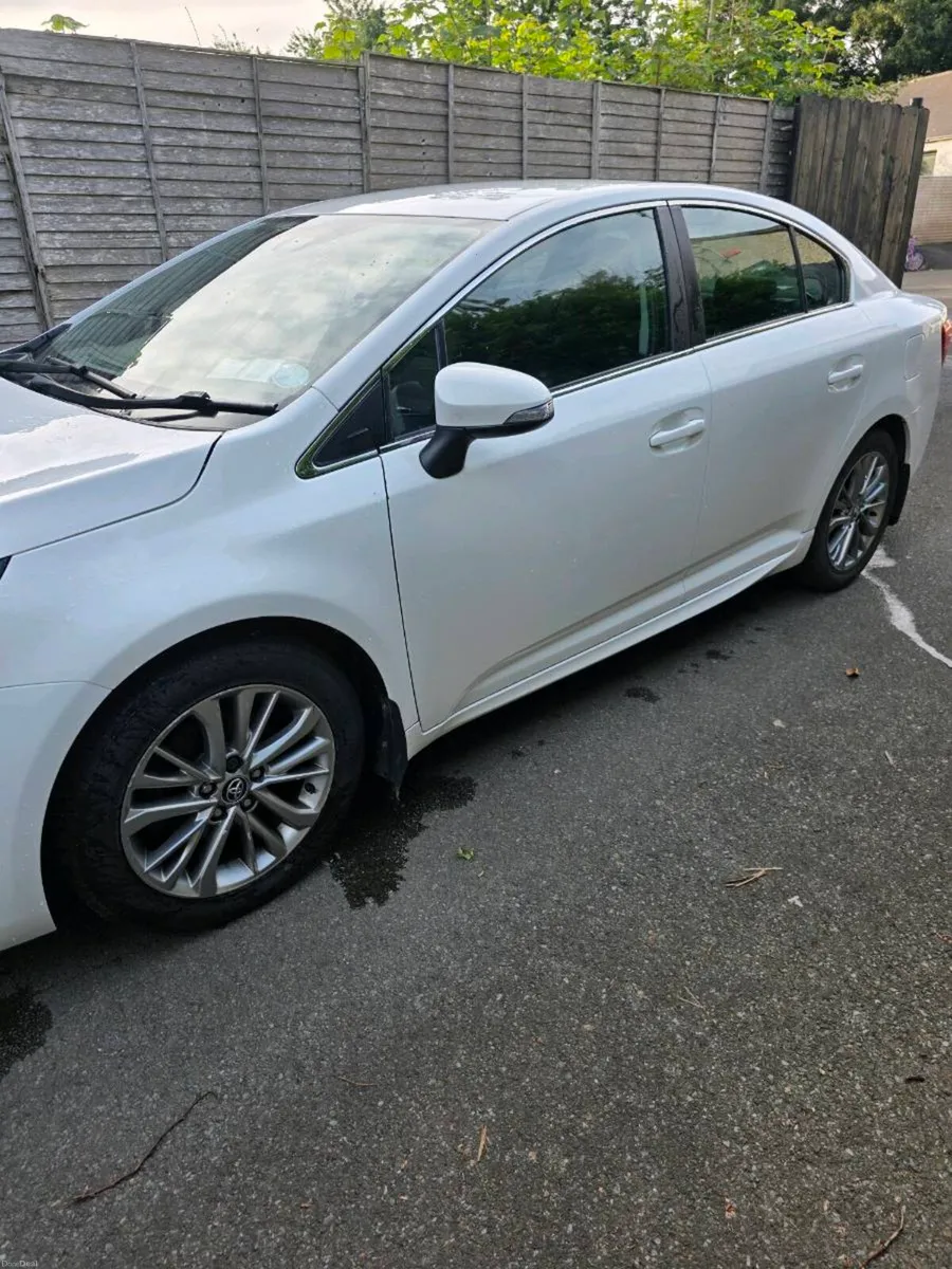 Toyota avensis business Edition 1.6l diesel - Image 3