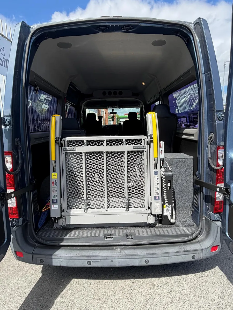 2015 Renault Master 4 Seats + Wheelchair Minibus - Image 5