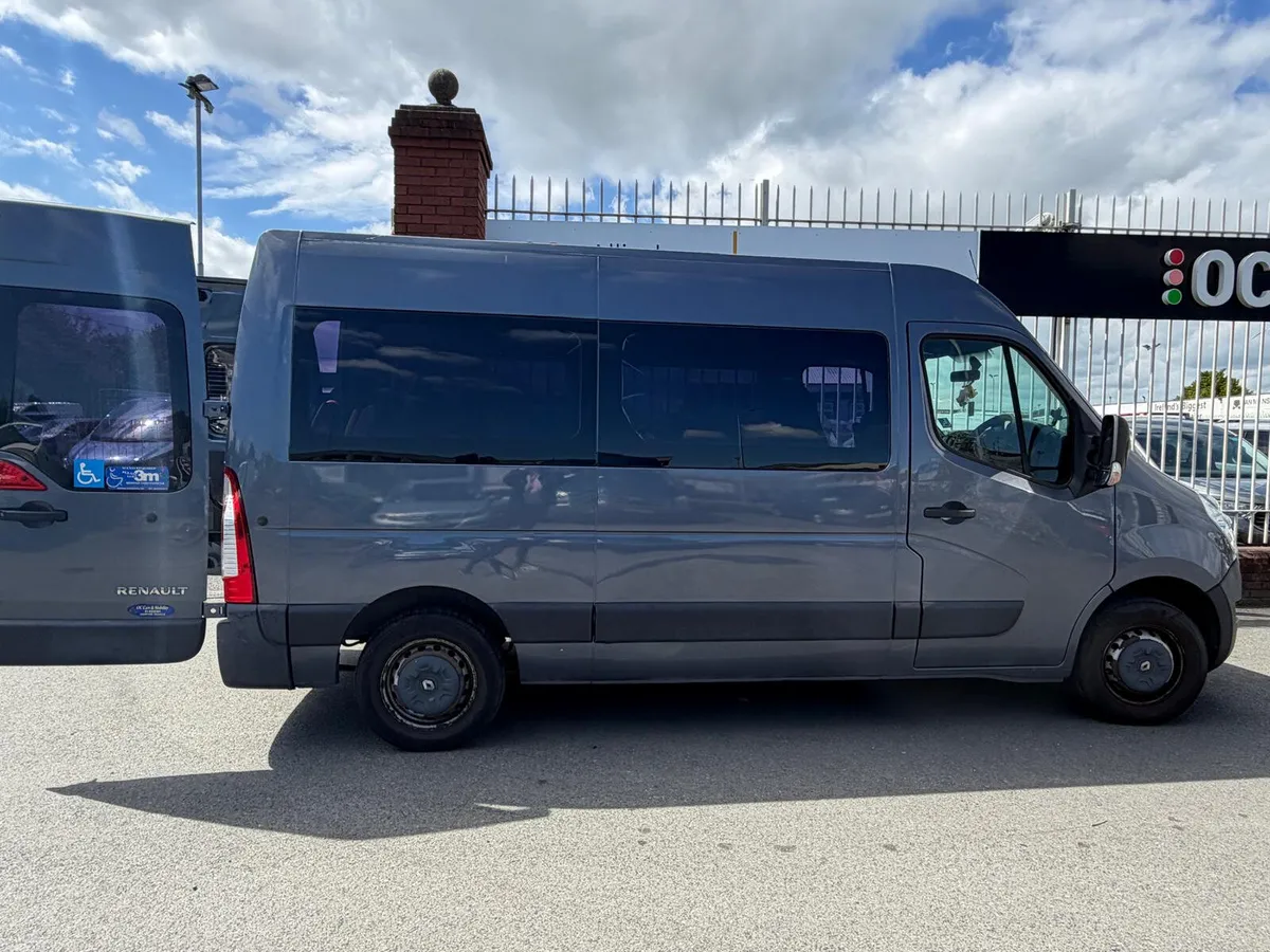 2015 Renault Master 4 Seats + Wheelchair Minibus - Image 3
