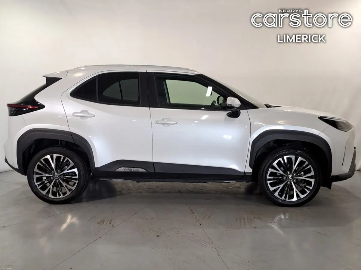 Toyota Yaris Cross 1.5 HYBRID - Image 2