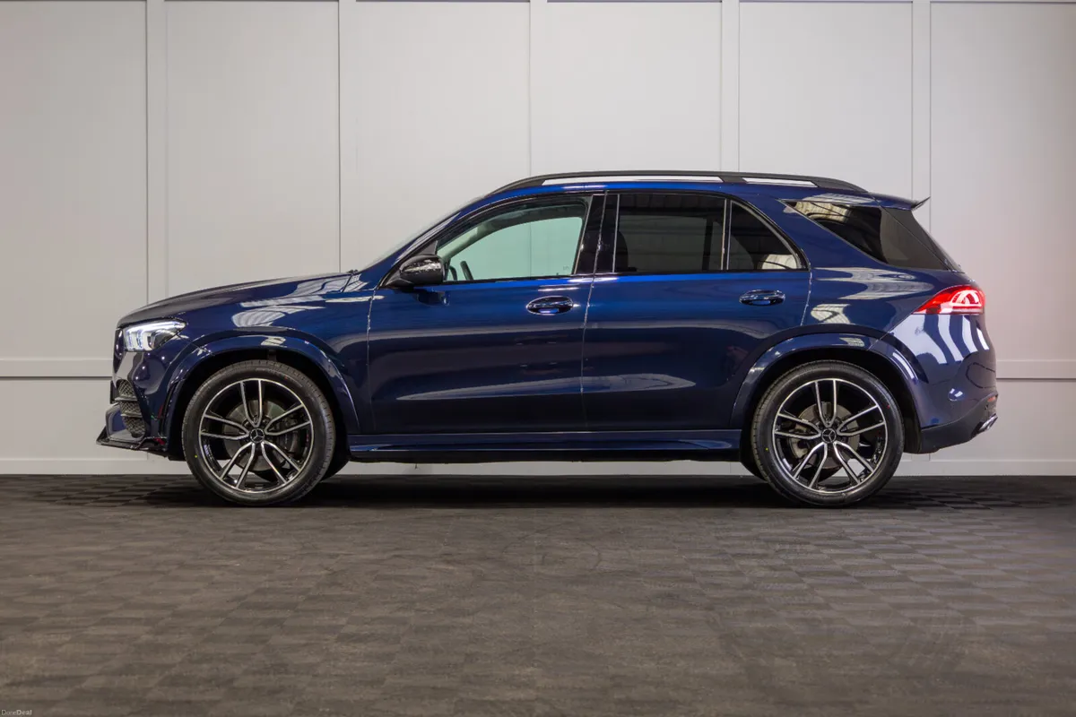 2022 Mercedes-Benz GLE 300d 7 Seater - Image 3