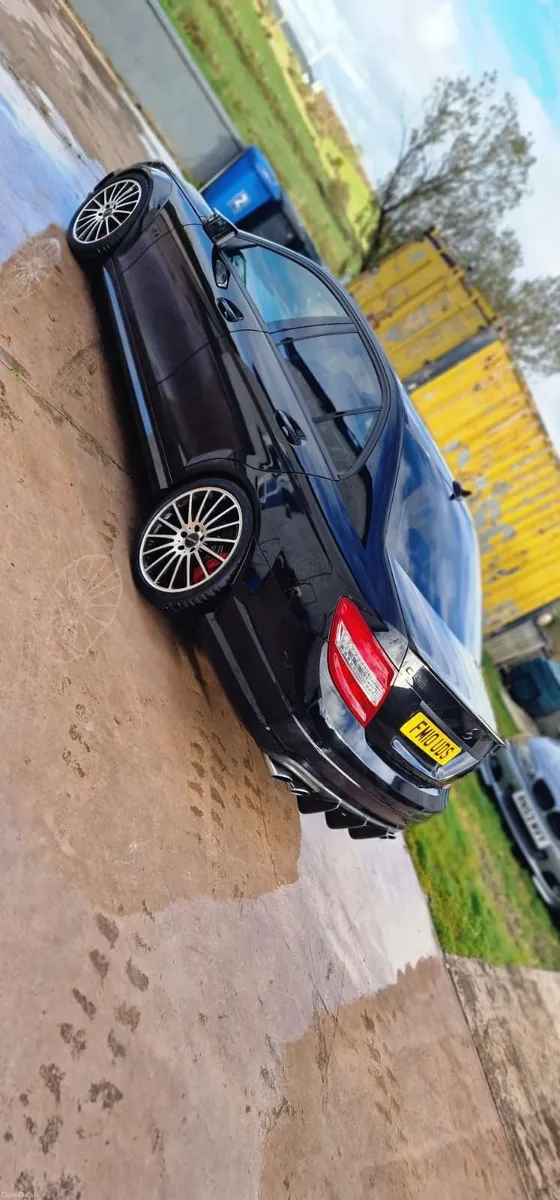 Mercedes c63 - Image 2