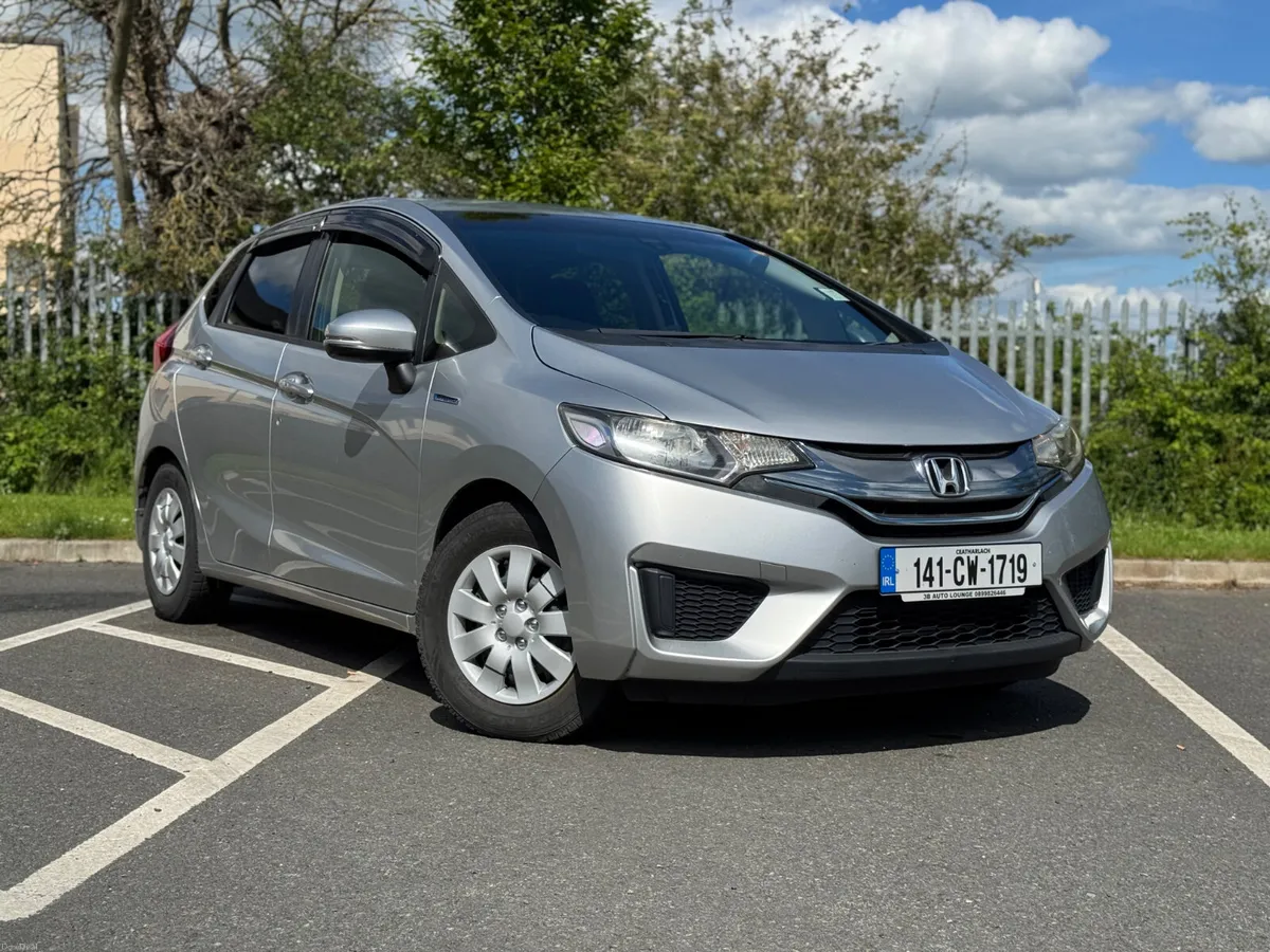 Honda Fit 1.5 Hybrid Auto 51000kms 2014 - Image 2