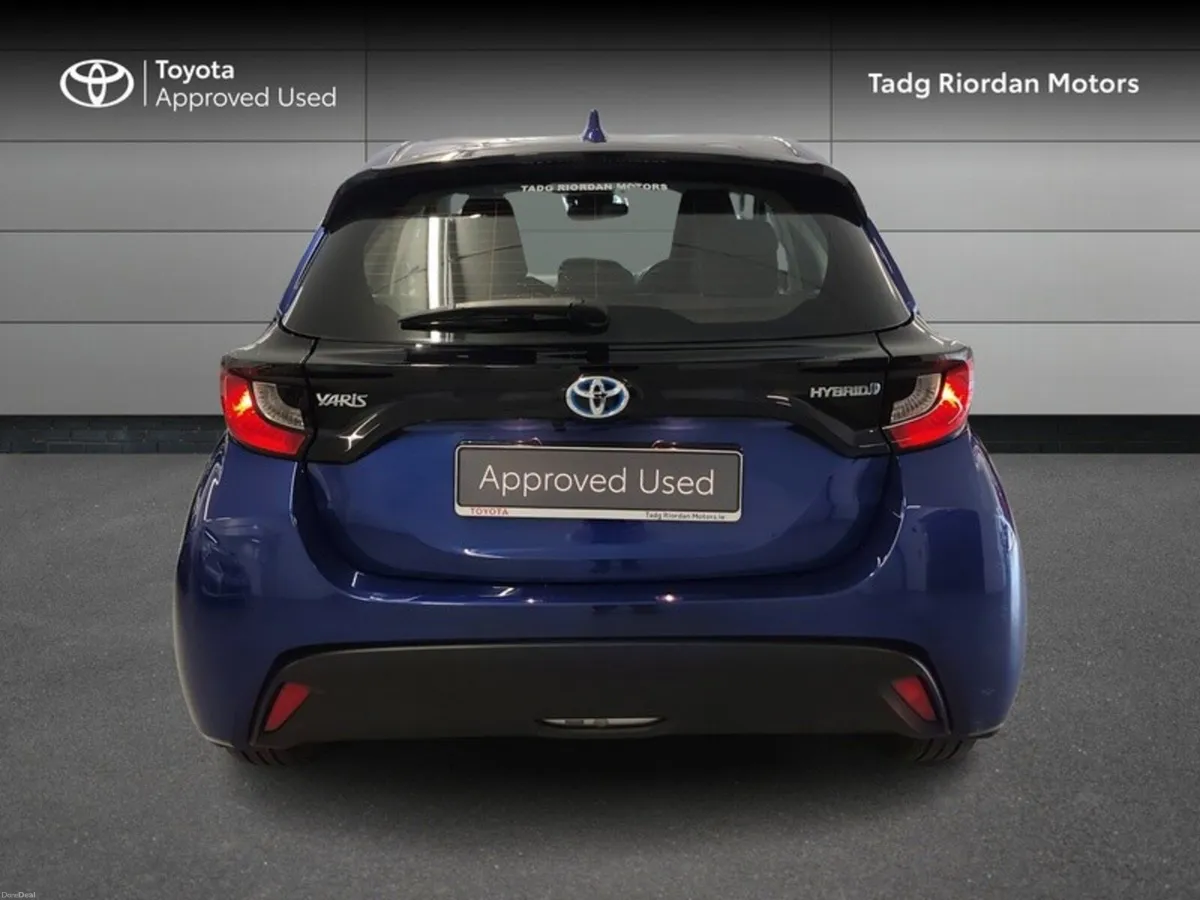 Toyota Yaris 1.5 HYBRID LUNA 4DR AUTO - Image 4