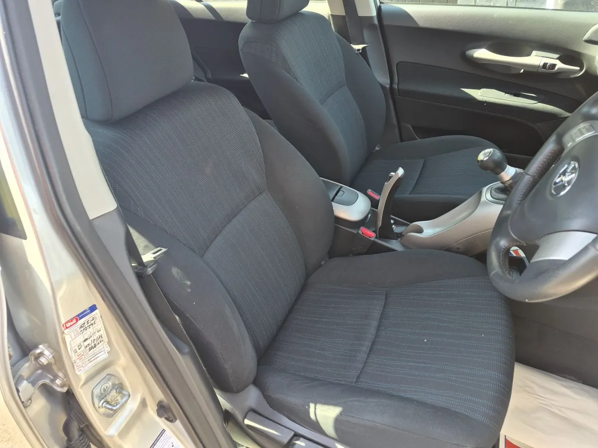 Toyota Auris 2008 - Image 4