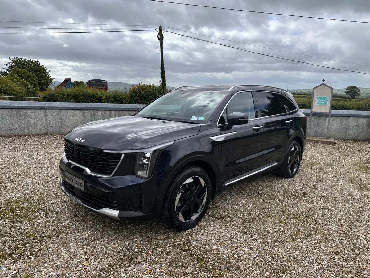 2024 Kia sorento - Image 1