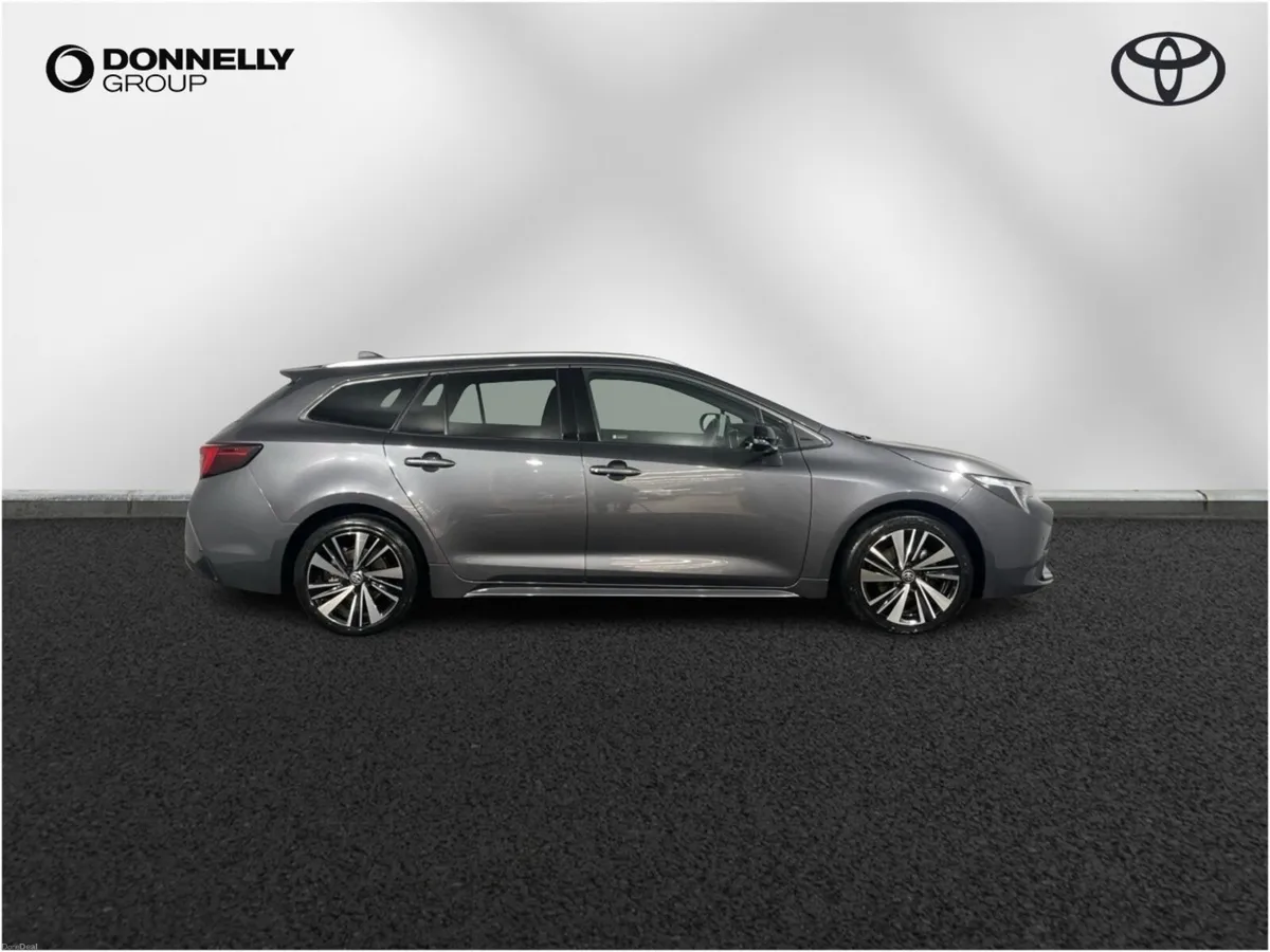 Toyota Corolla Touring Sport Design - Image 3