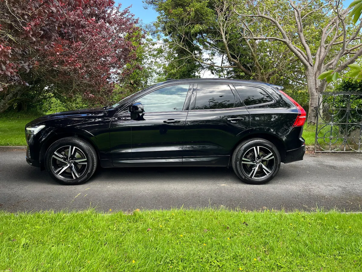 Volvo XC60 2022 2.0d R-Design - Image 2