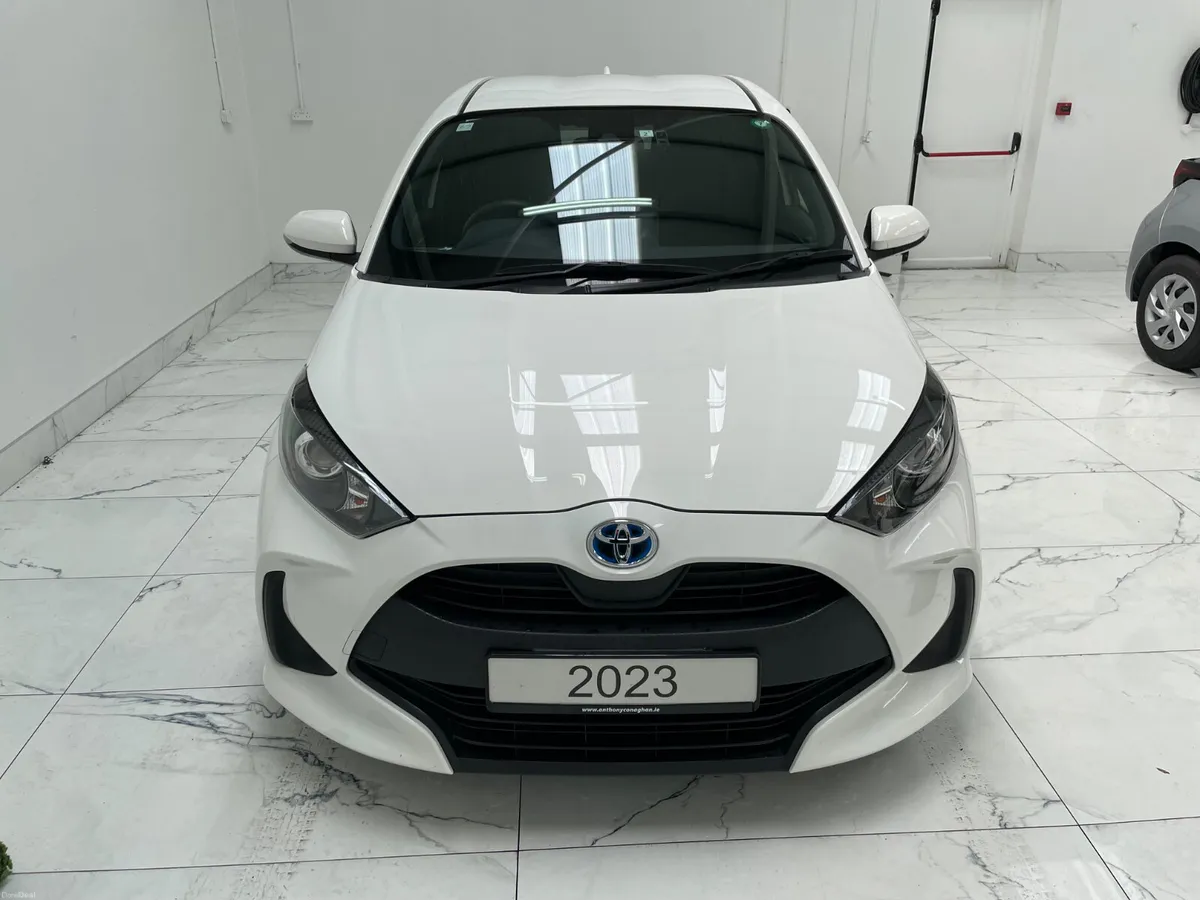 2023 Toyota Yaris x - Image 3