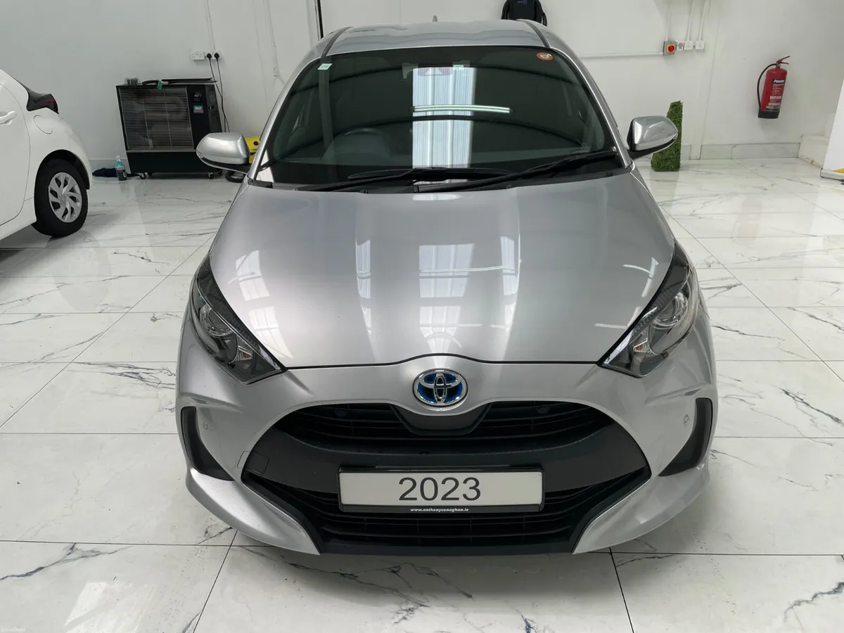 2023 Toyota Yaris 1.5 Hybrid x Auto - Image 3
