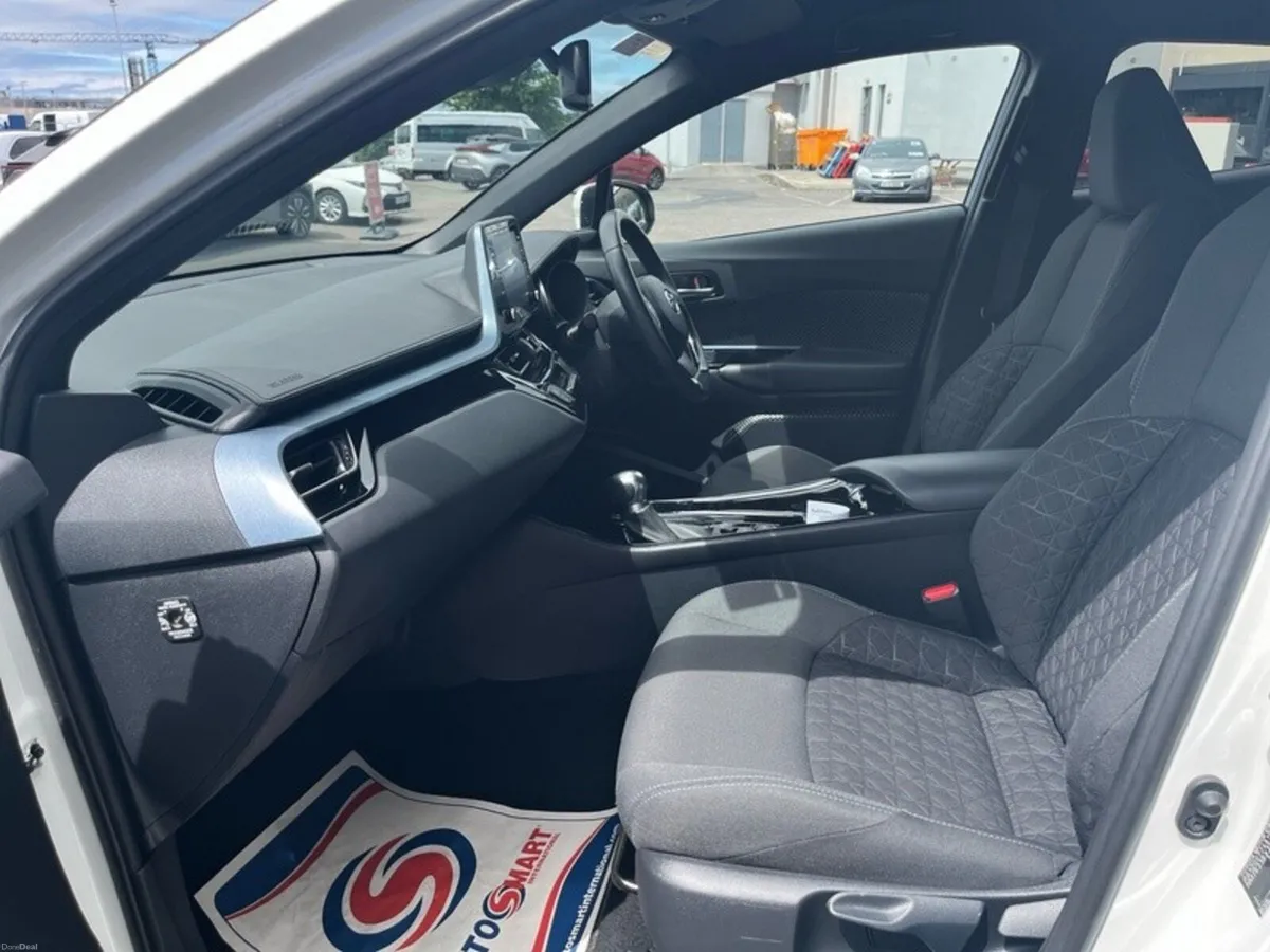 Toyota C-HR HYBRID ELECTRIC SPORT - Image 6