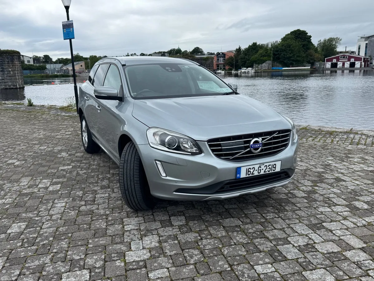 Volvo XC60 2.4D D4 AWD SE LUX NAV - Image 1